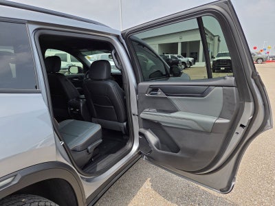 2025 GMC Acadia AT4