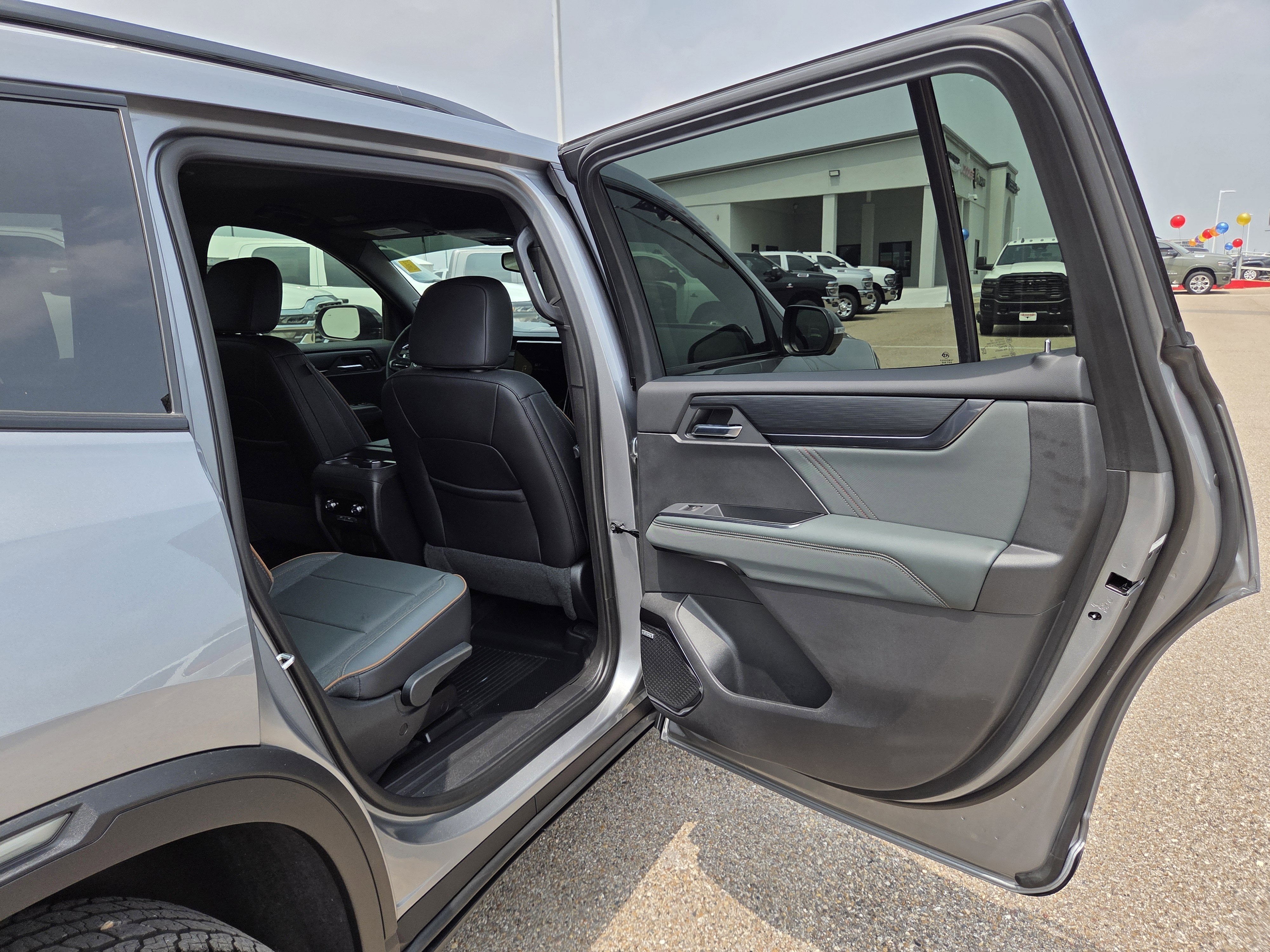 2025 GMC Acadia AT4