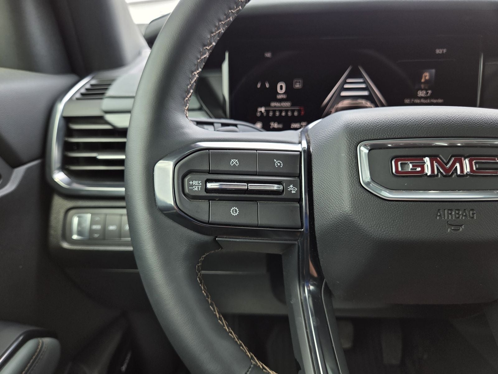2025 GMC Acadia AT4