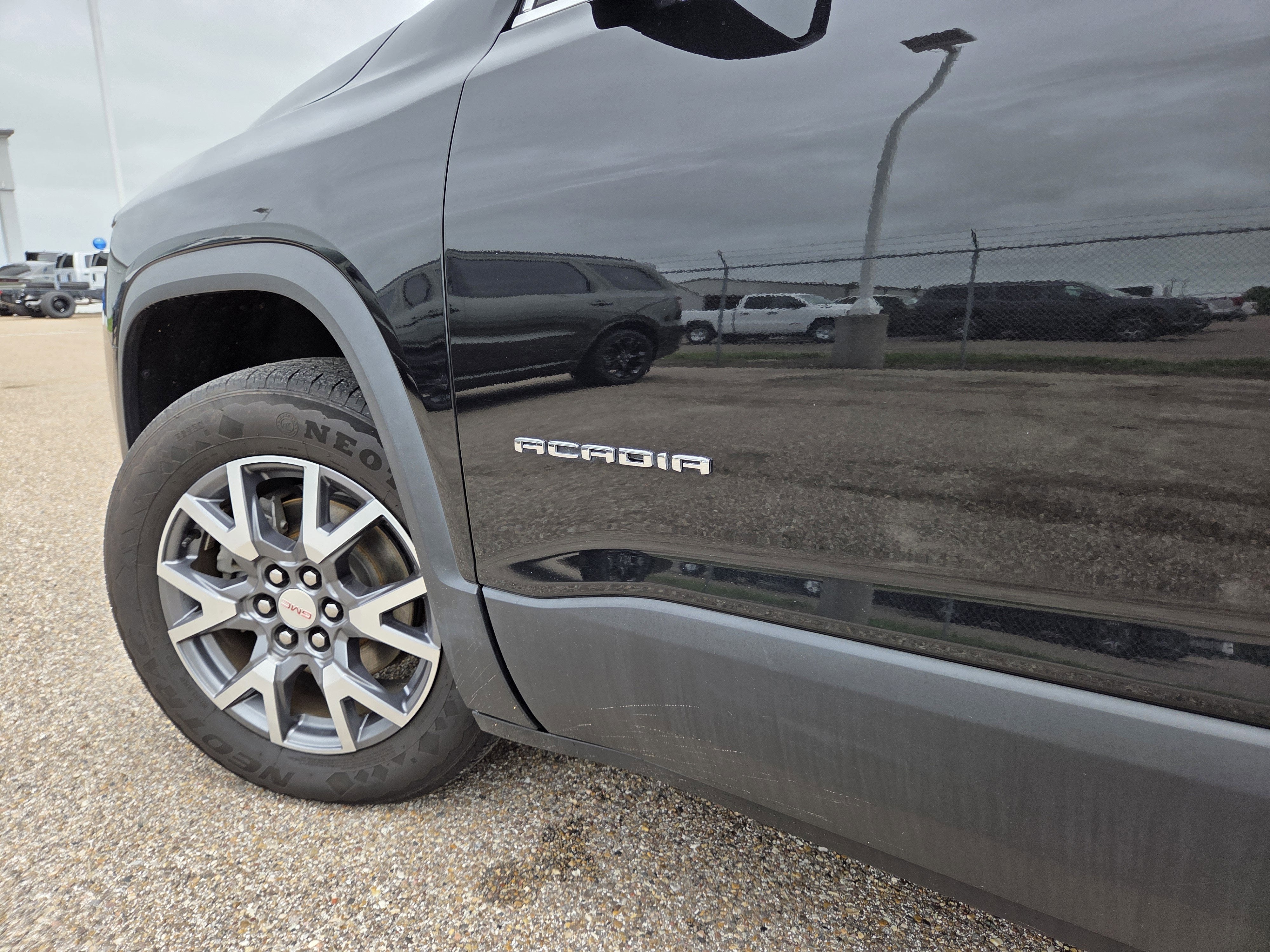 2023 GMC Acadia SLT