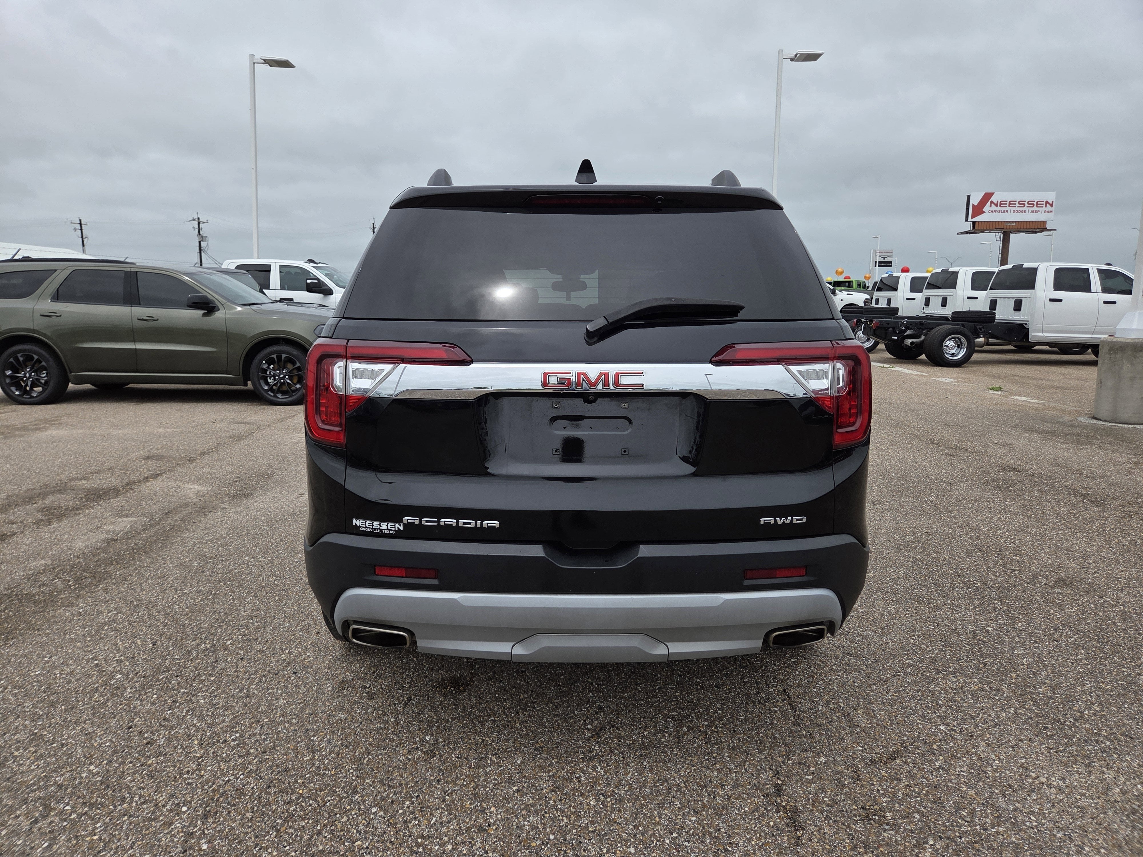2023 GMC Acadia SLT