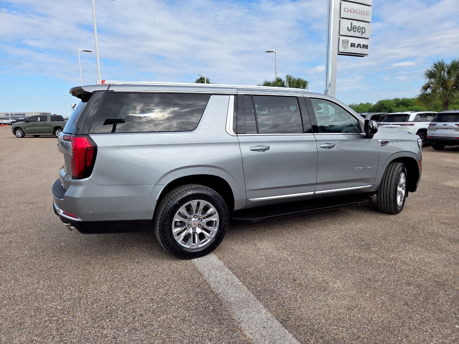 2025 GMC Yukon XL Denali