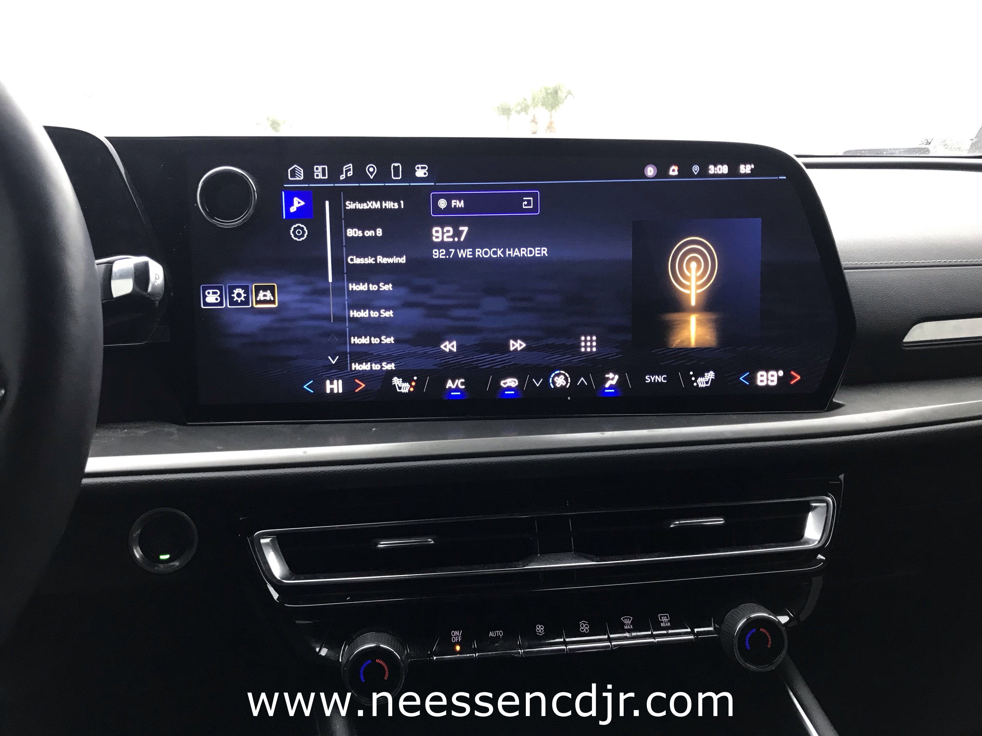 2024 Chevrolet Traverse FWD LT