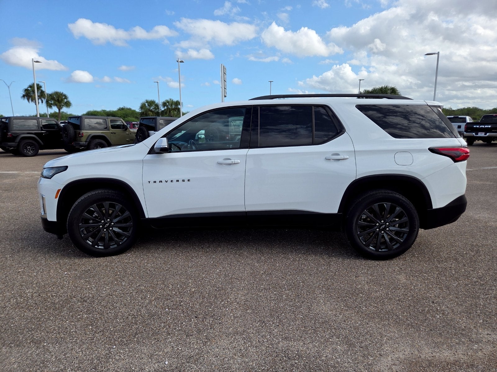 2023 Chevrolet Traverse RS
