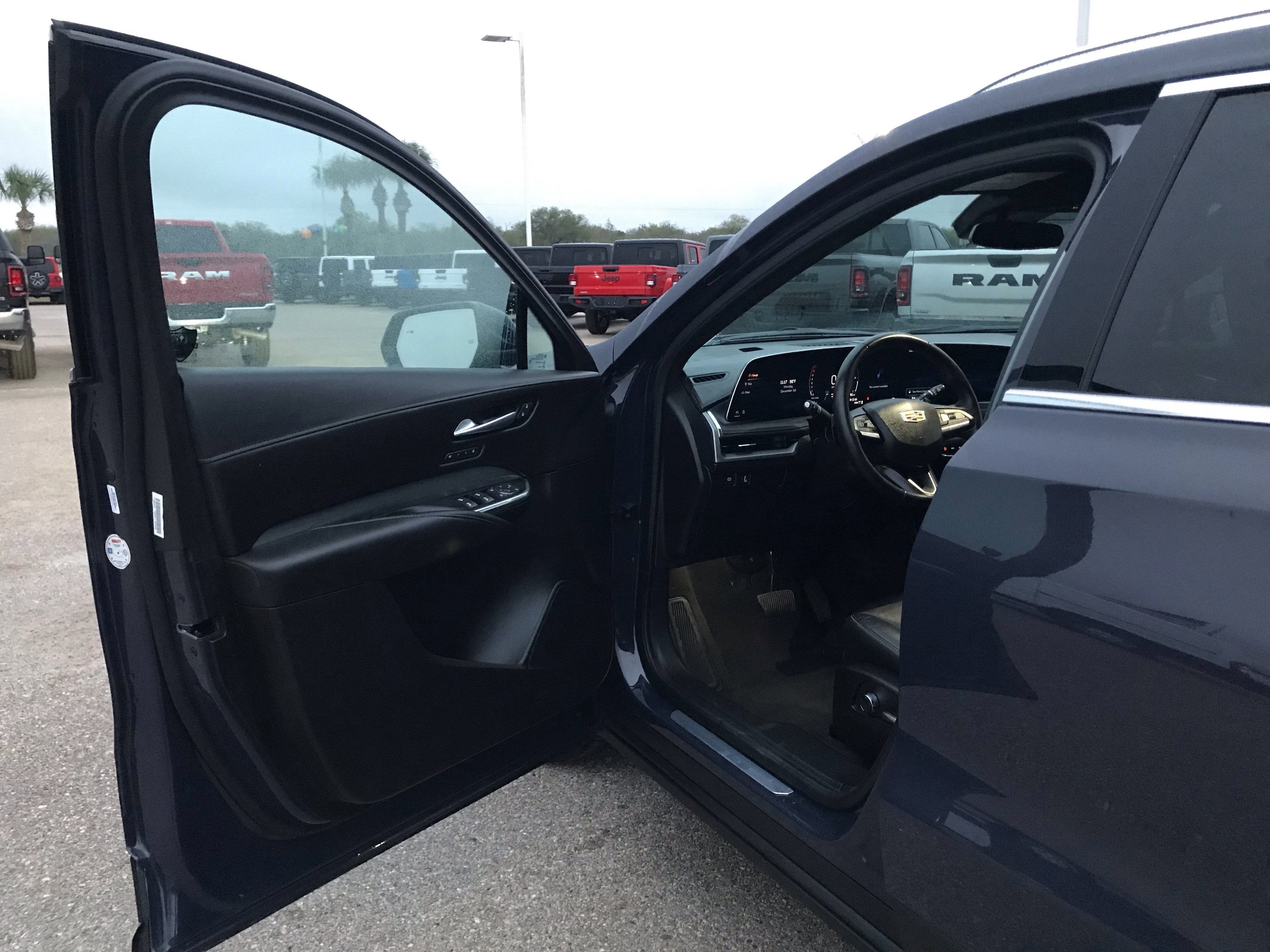 2025 Cadillac XT4 AWD Premium Luxury