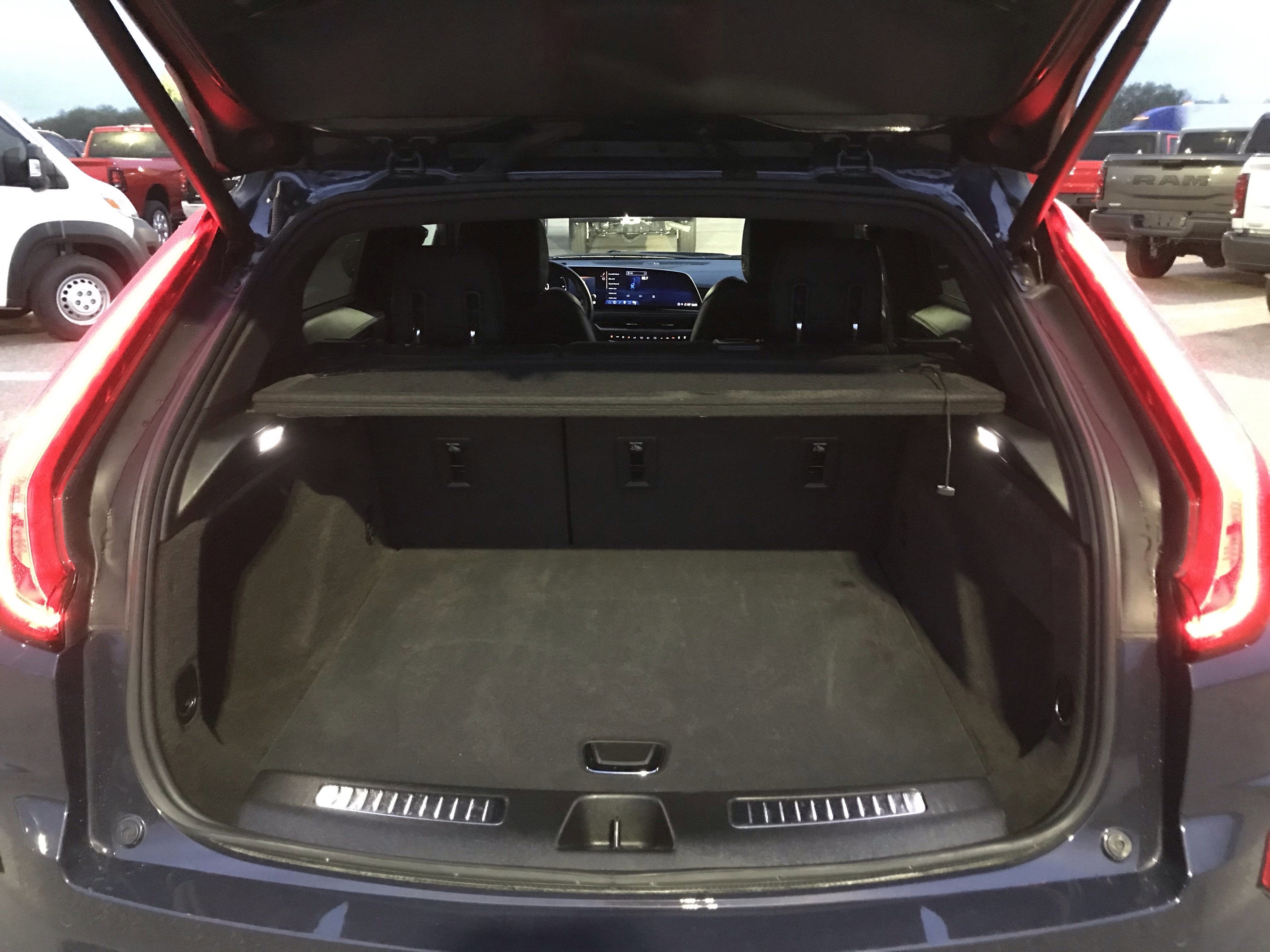 2025 Cadillac XT4 AWD Premium Luxury