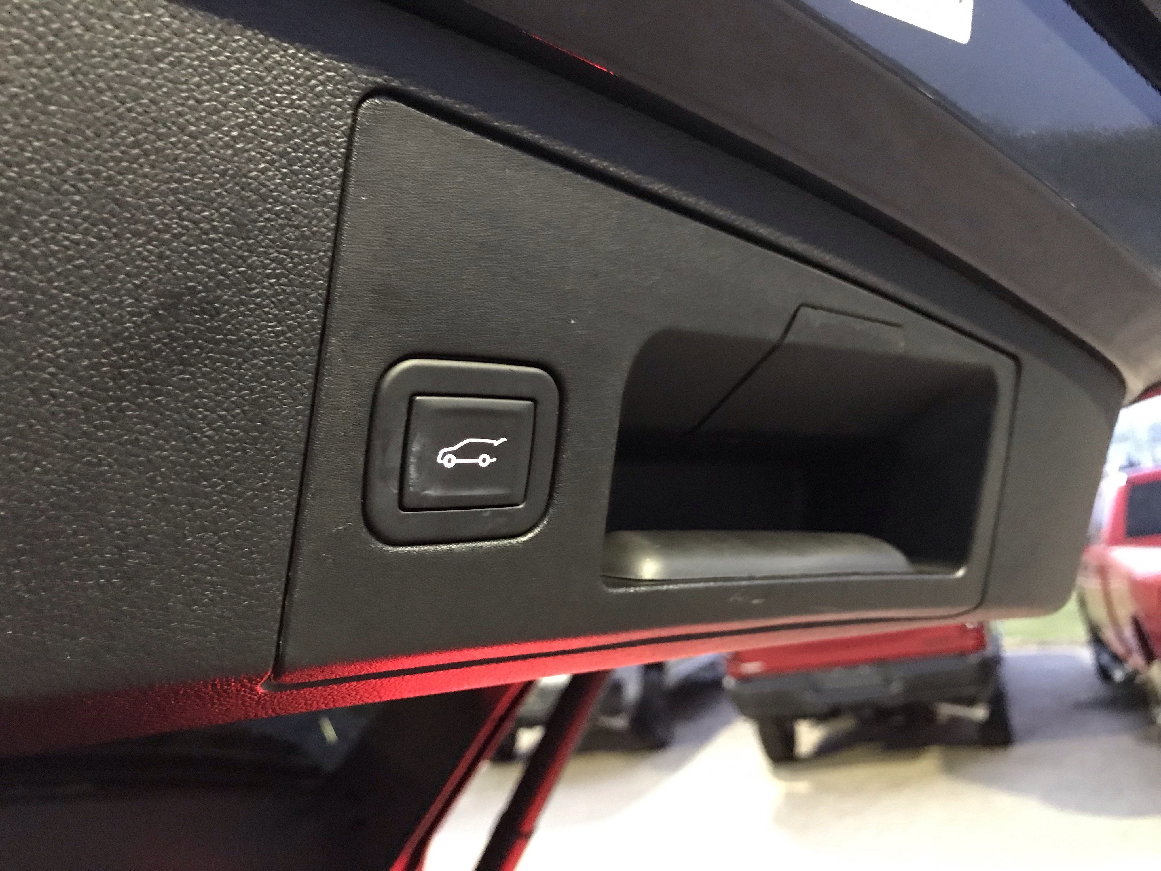 2025 Cadillac XT4 AWD Premium Luxury