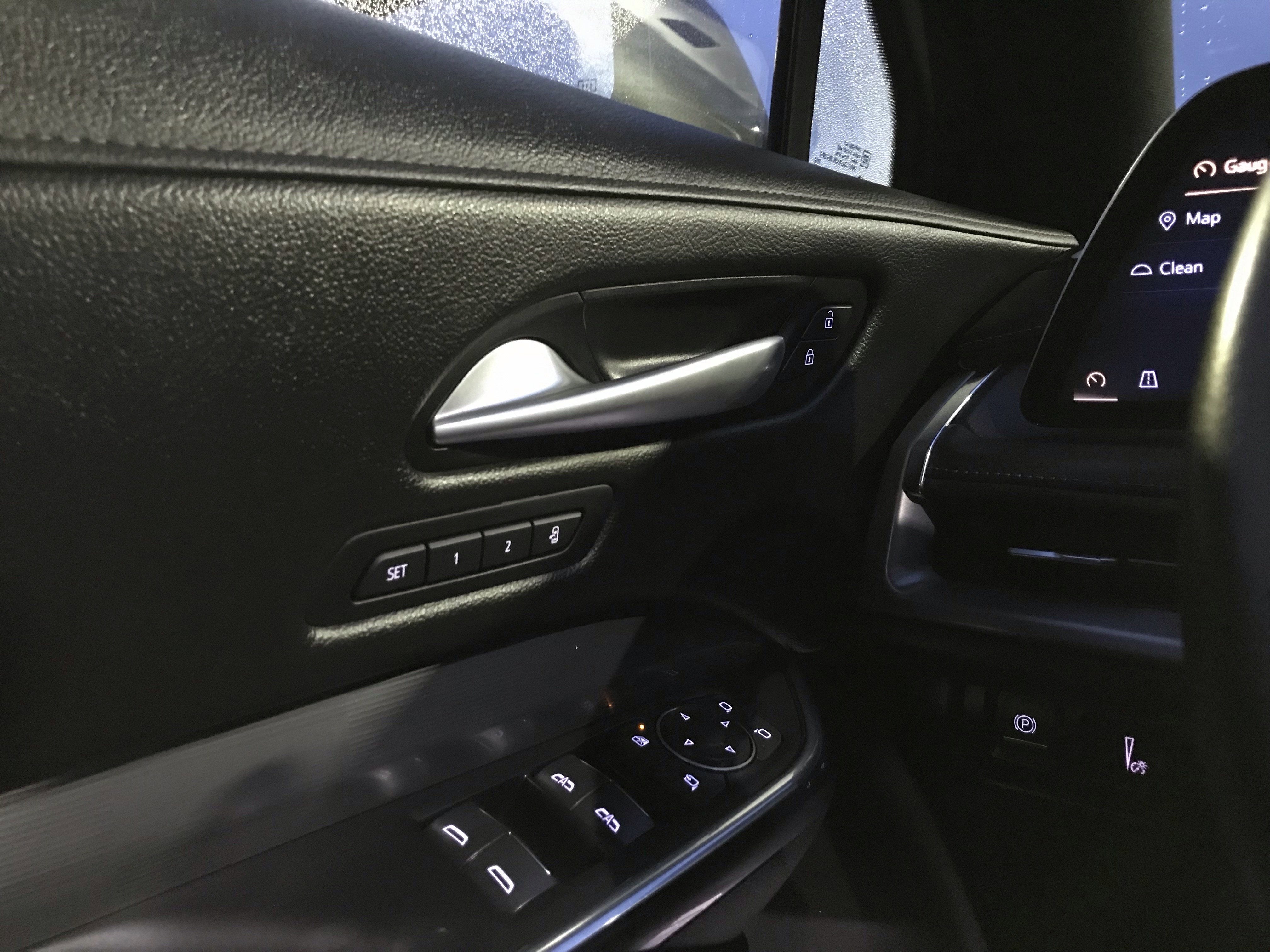 2025 Cadillac XT4 AWD Premium Luxury