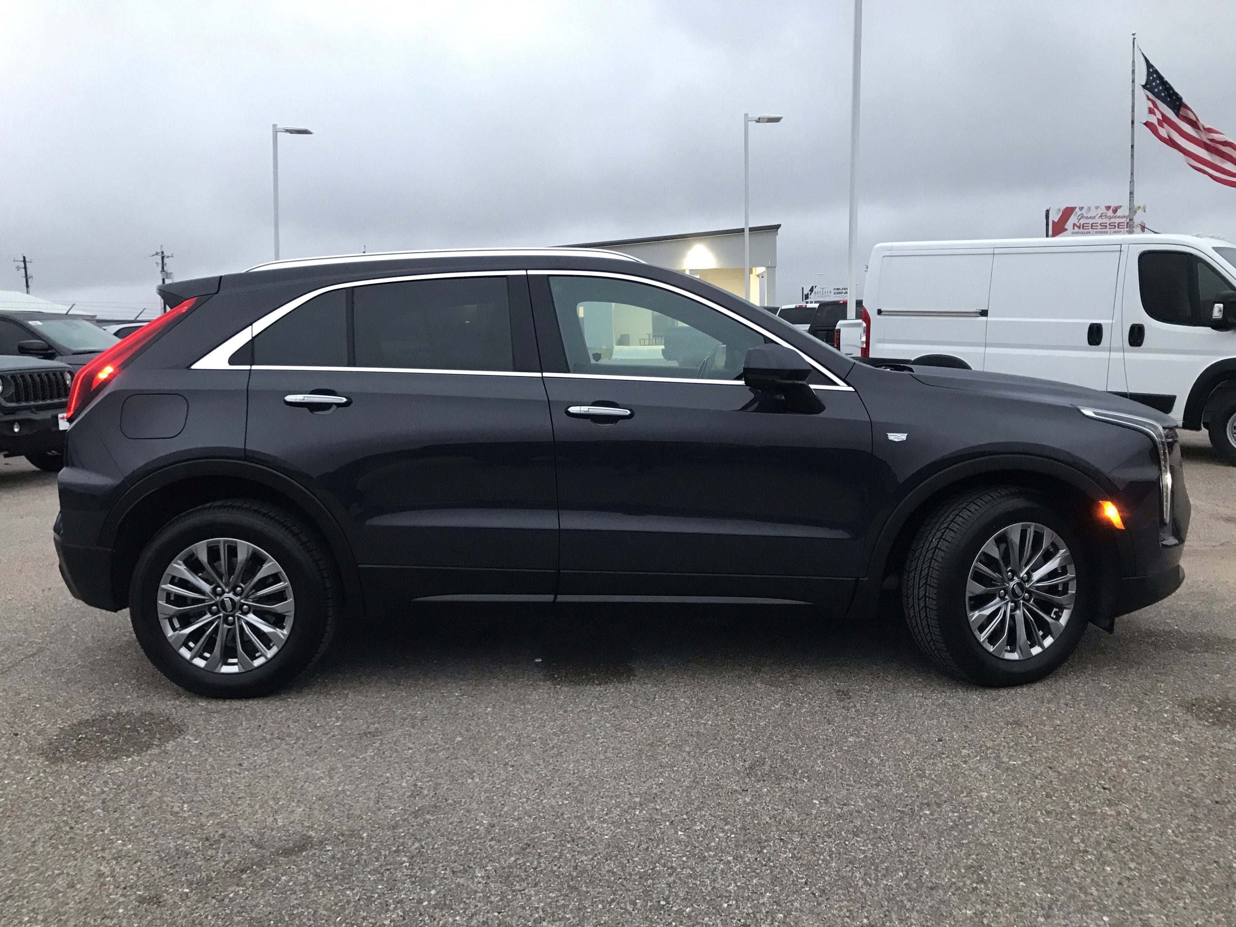 2025 Cadillac XT4 AWD Premium Luxury