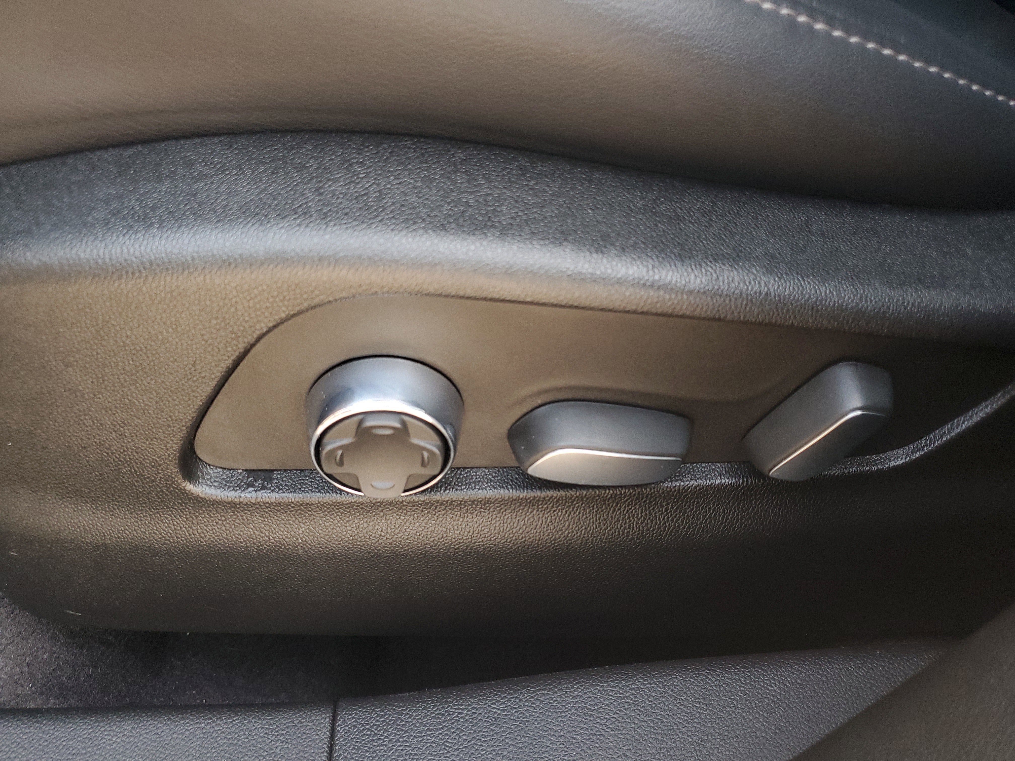 2024 Cadillac XT4 AWD Premium Luxury