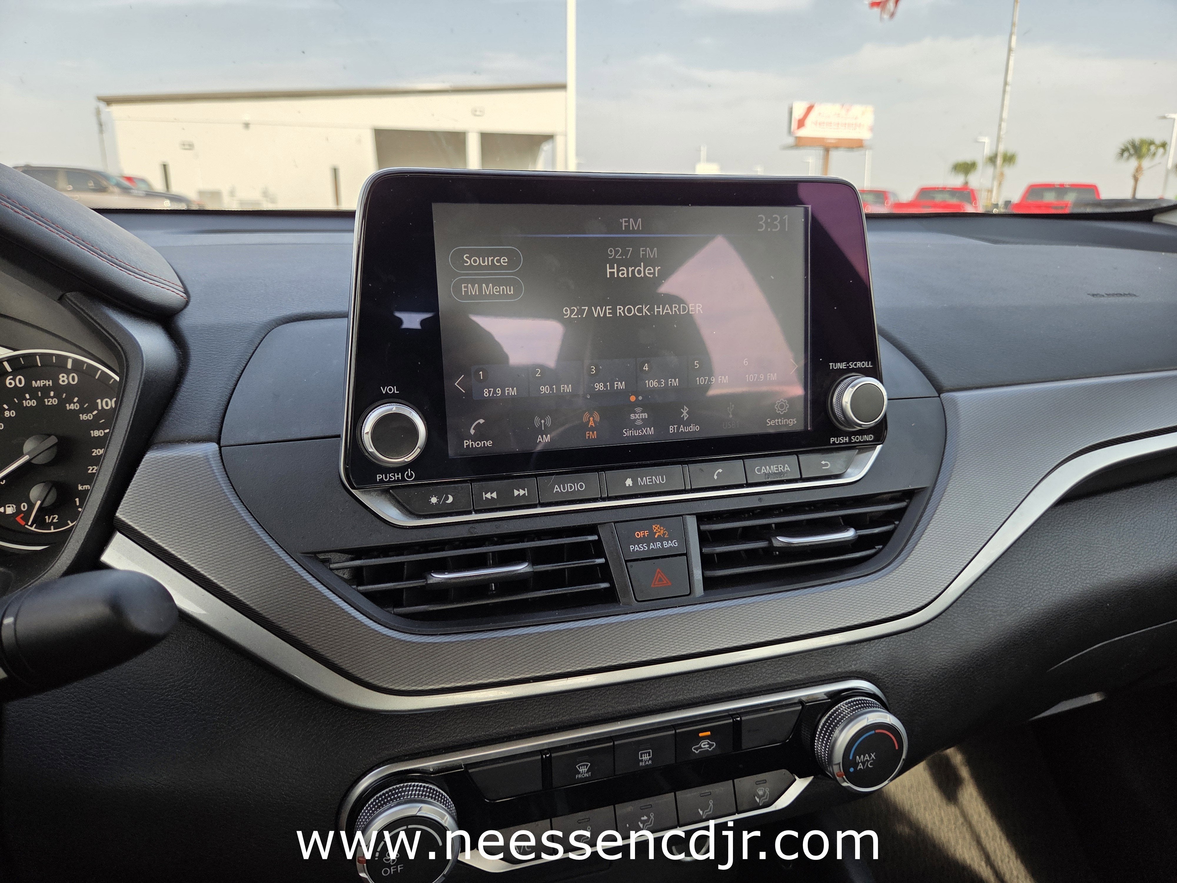 2024 Nissan Altima 2.5 SR