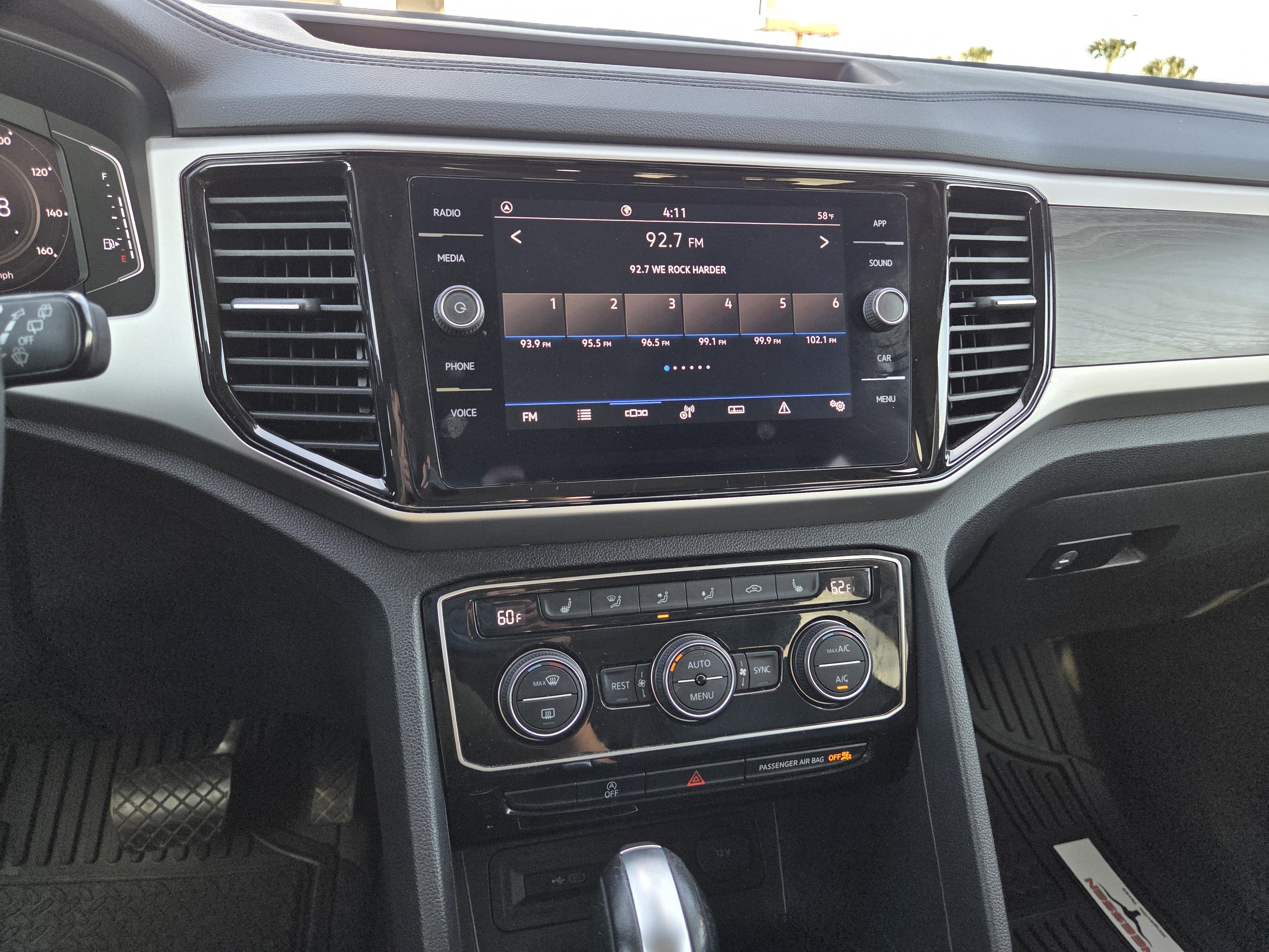 2022 Volkswagen Atlas 3.6L V6 SE w/Technology