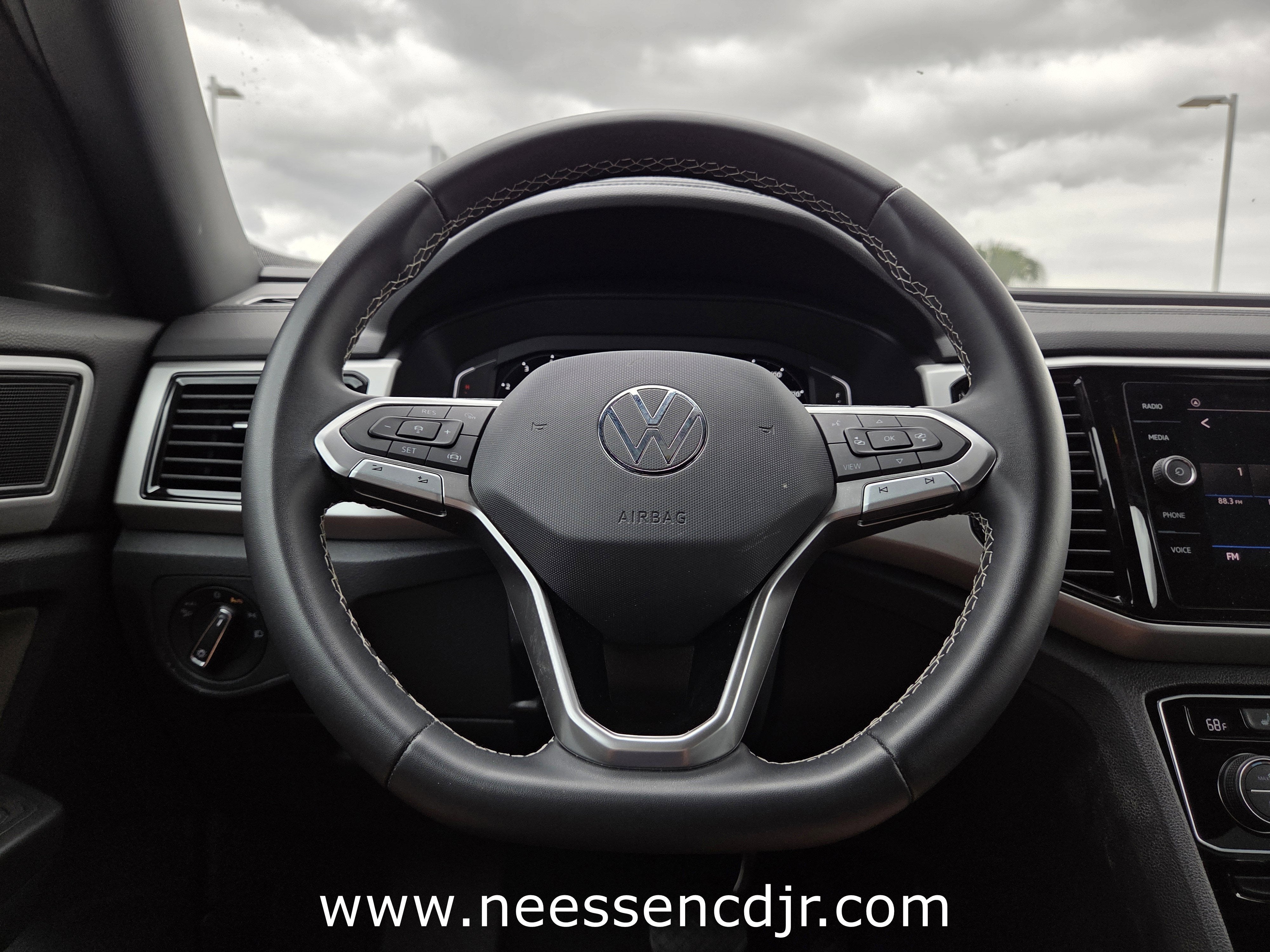 2023 Volkswagen Atlas Cross Sport 2.0T SE w/Technology