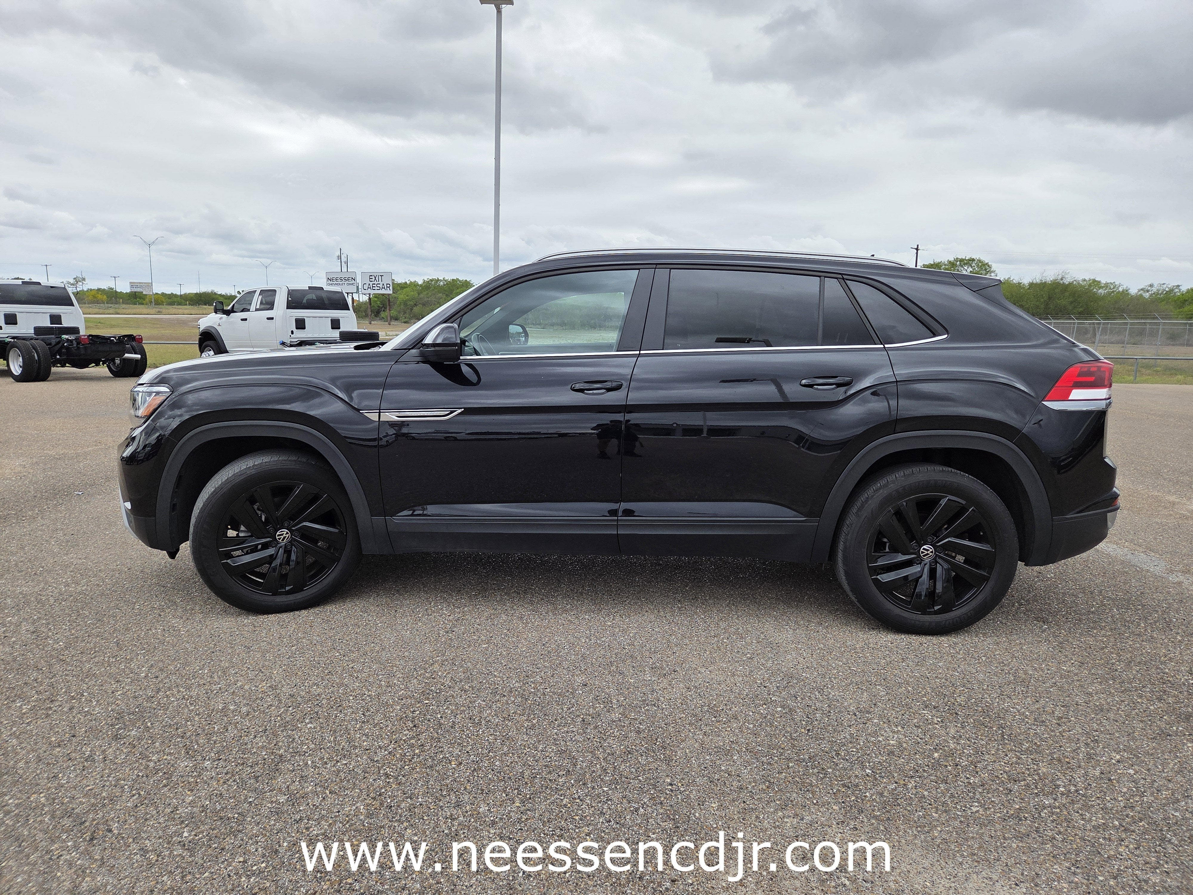 2023 Volkswagen Atlas Cross Sport 2.0T SE w/Technology