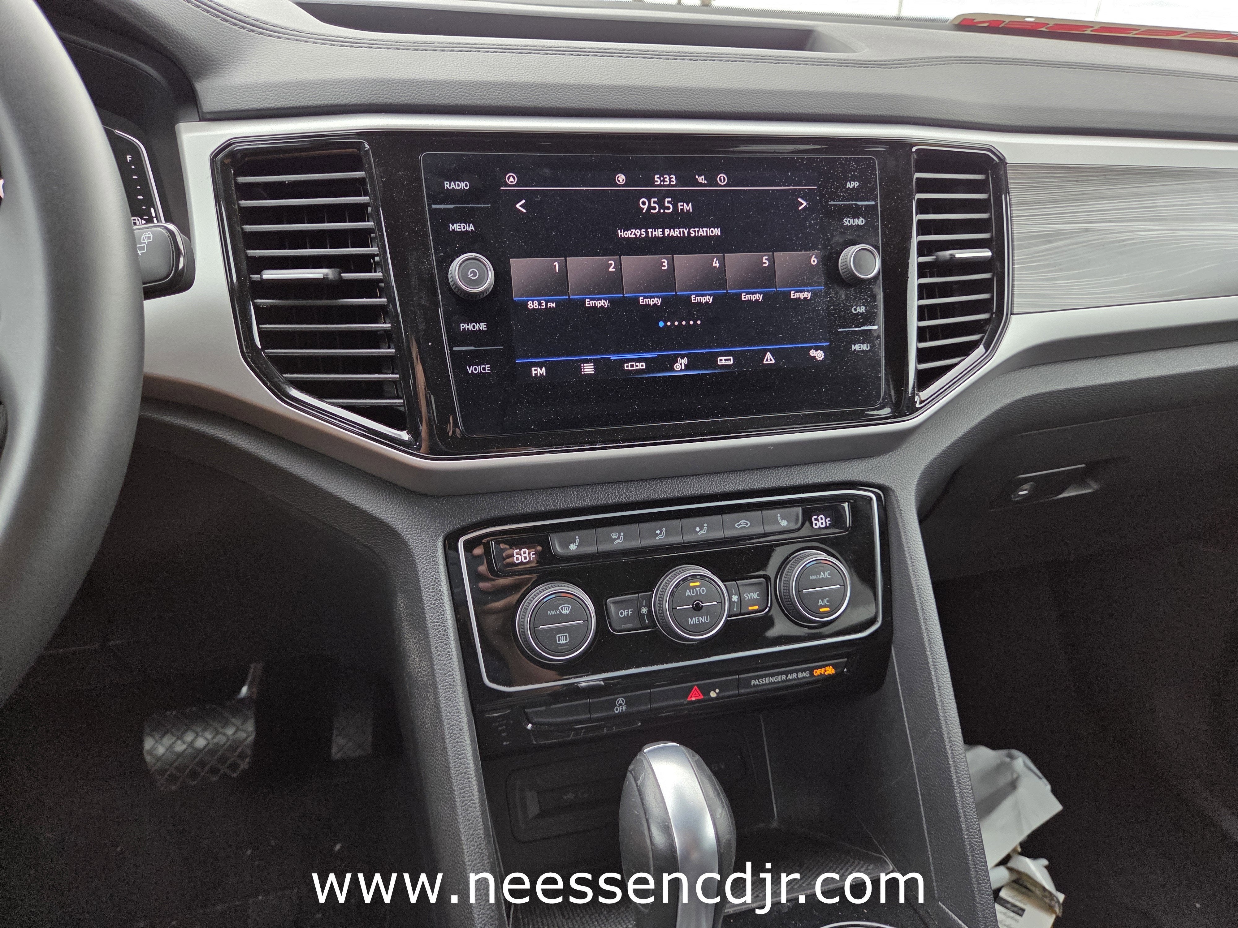 2023 Volkswagen Atlas Cross Sport 2.0T SE w/Technology