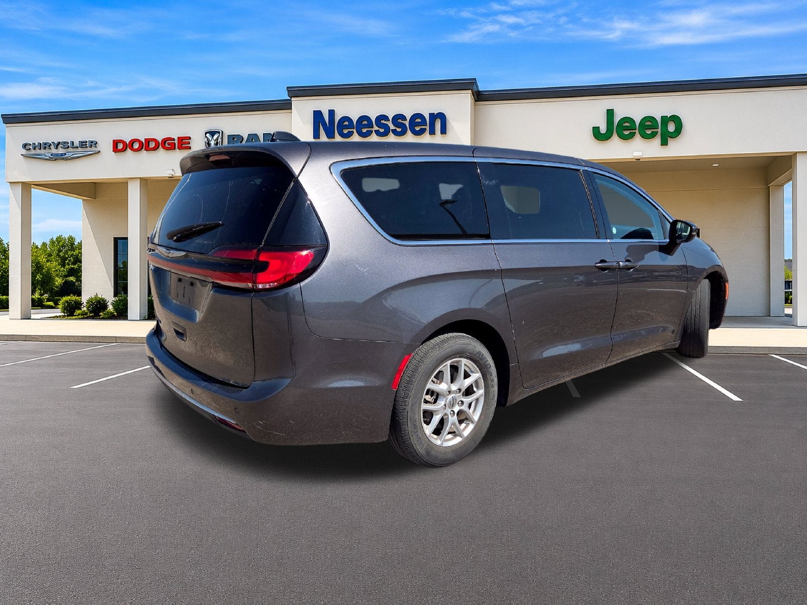 2023 Chrysler Pacifica Touring L