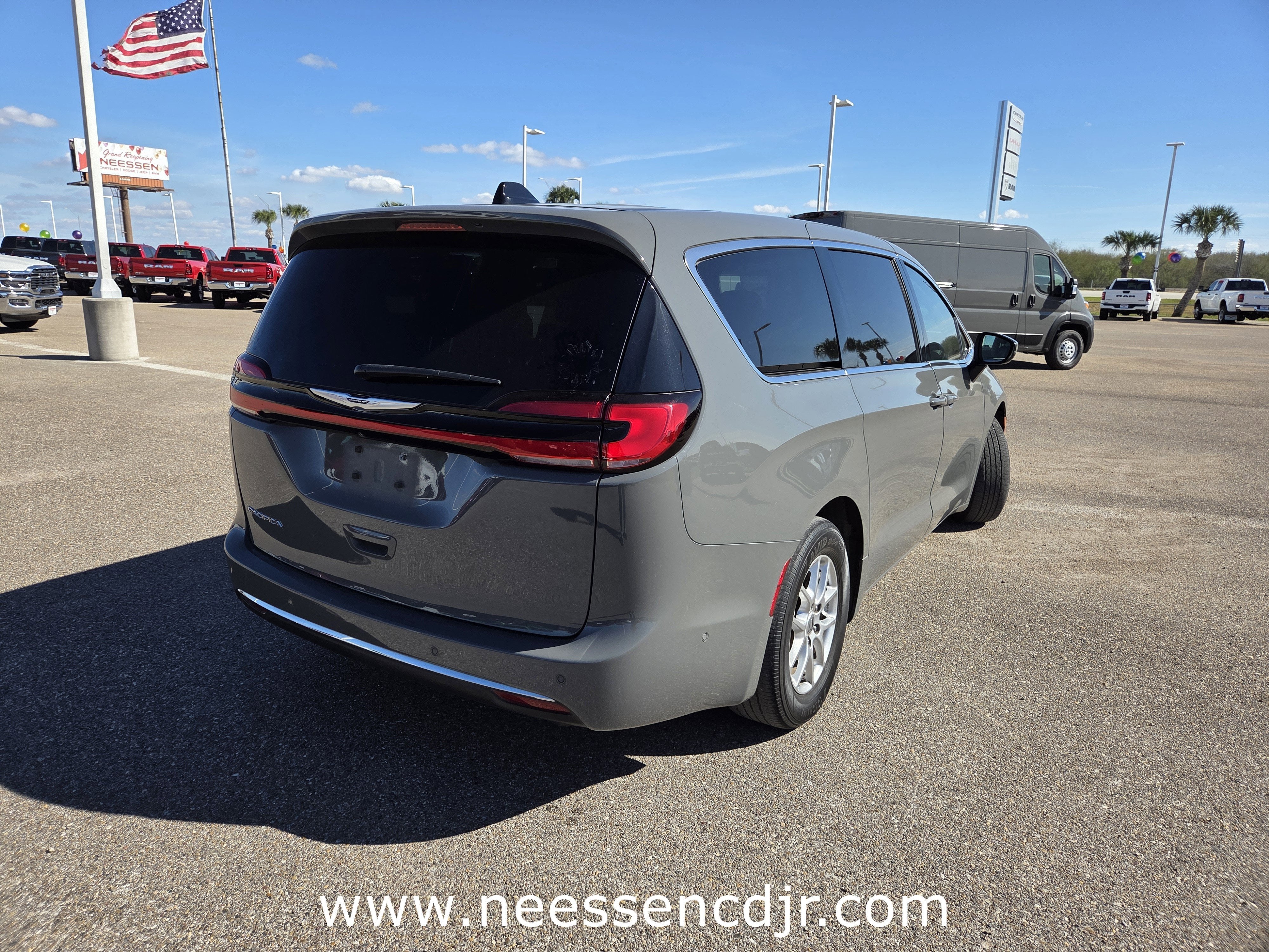 2023 Chrysler Pacifica Touring L