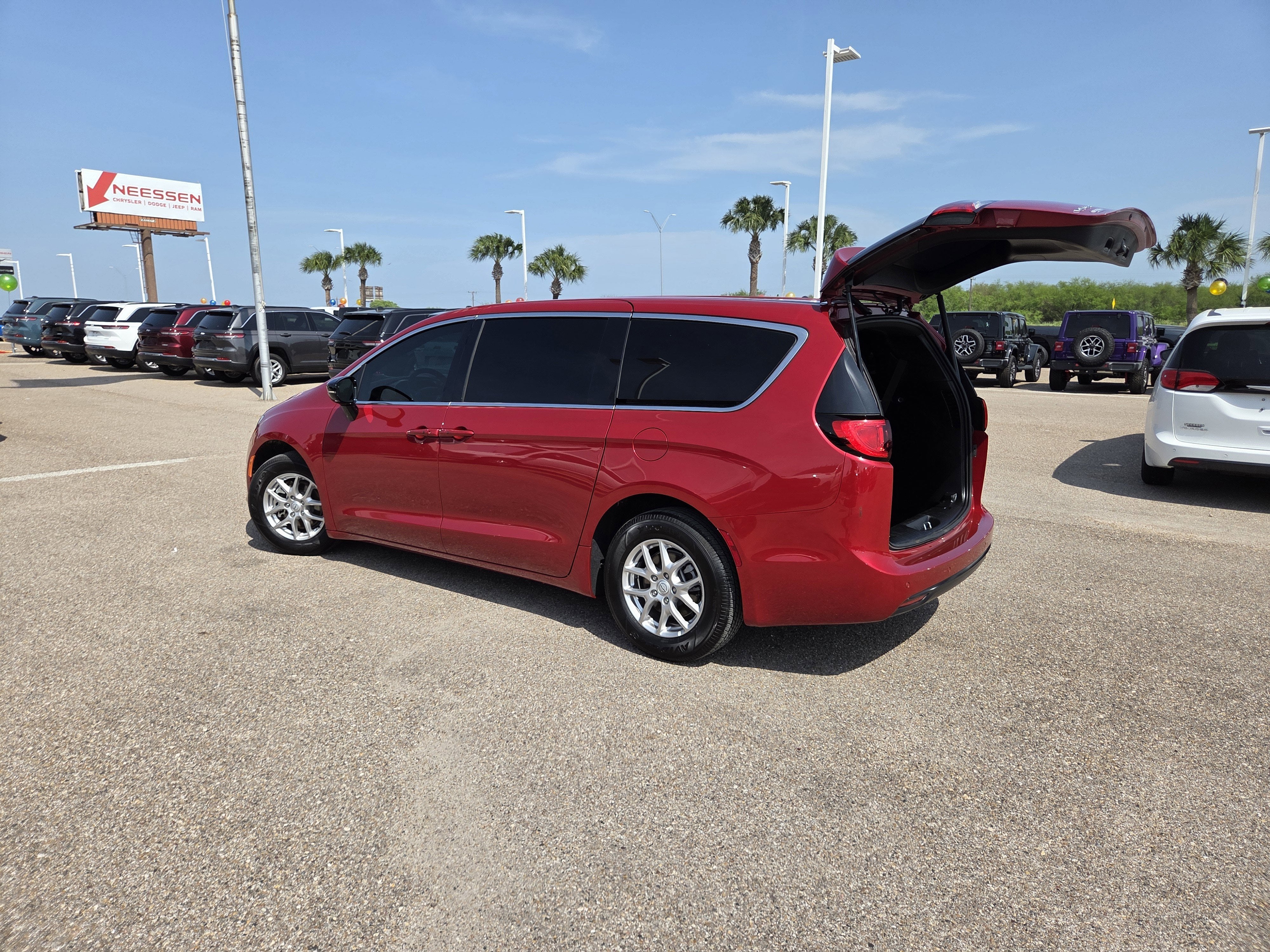 2026 Chrysler Voyager LX