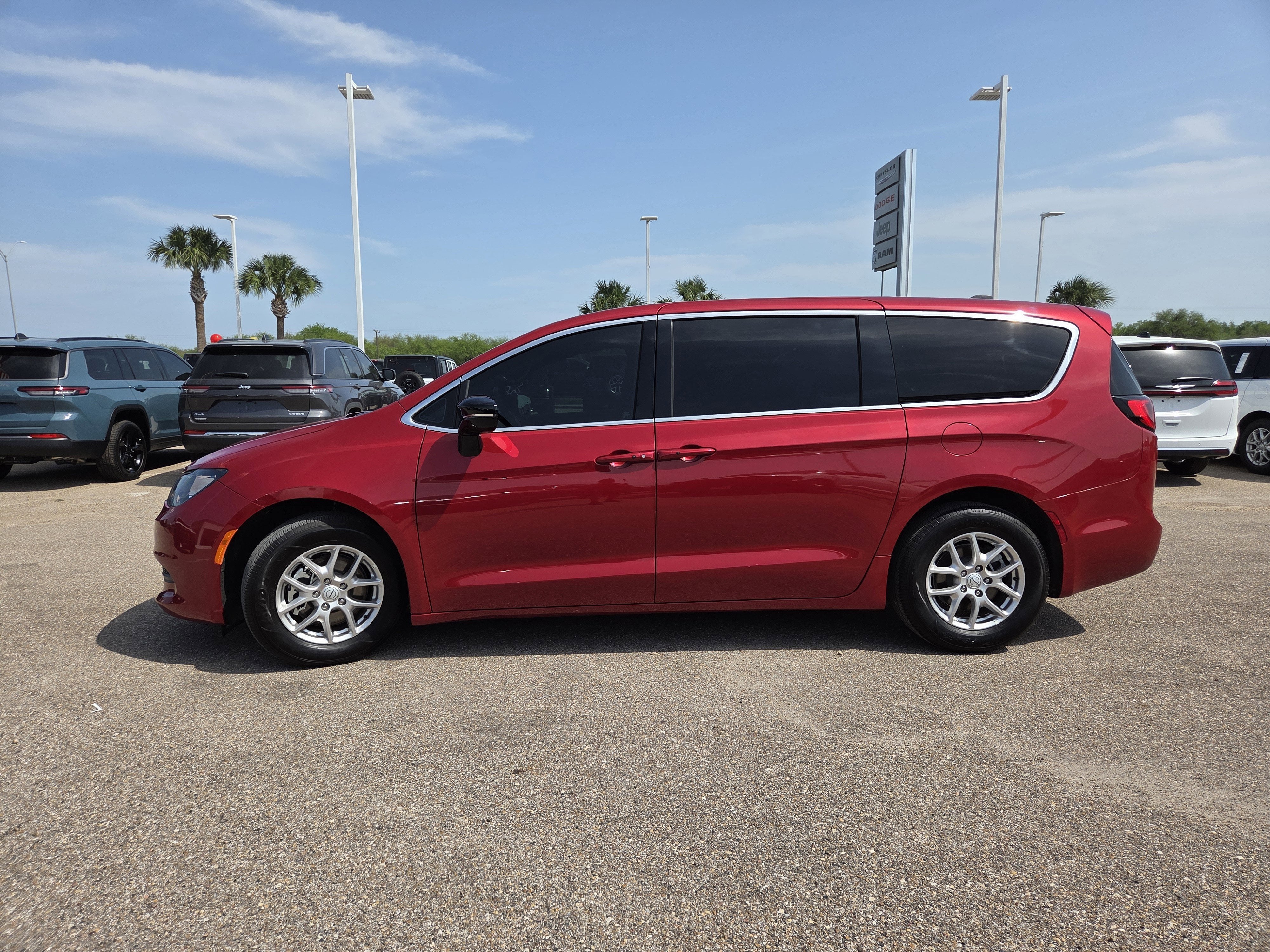 2026 Chrysler Voyager LX