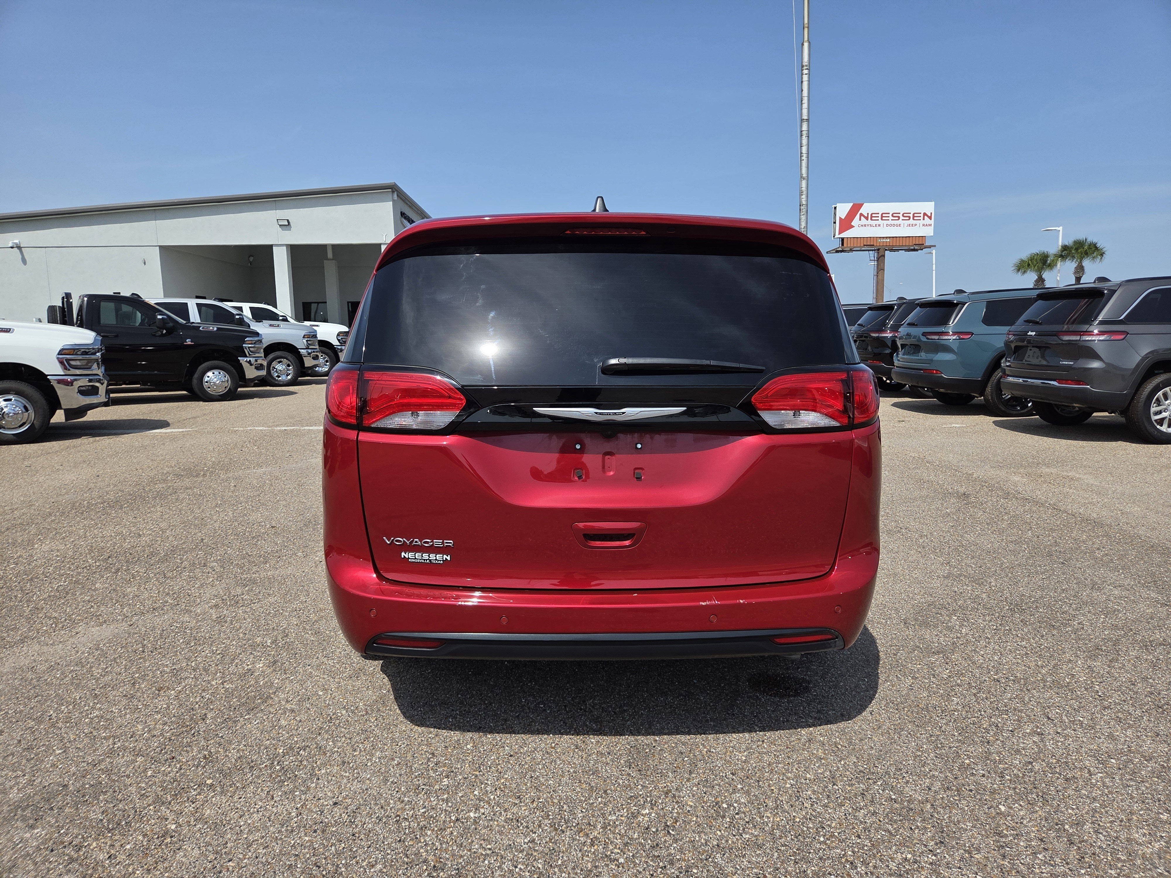 2026 Chrysler Voyager LX