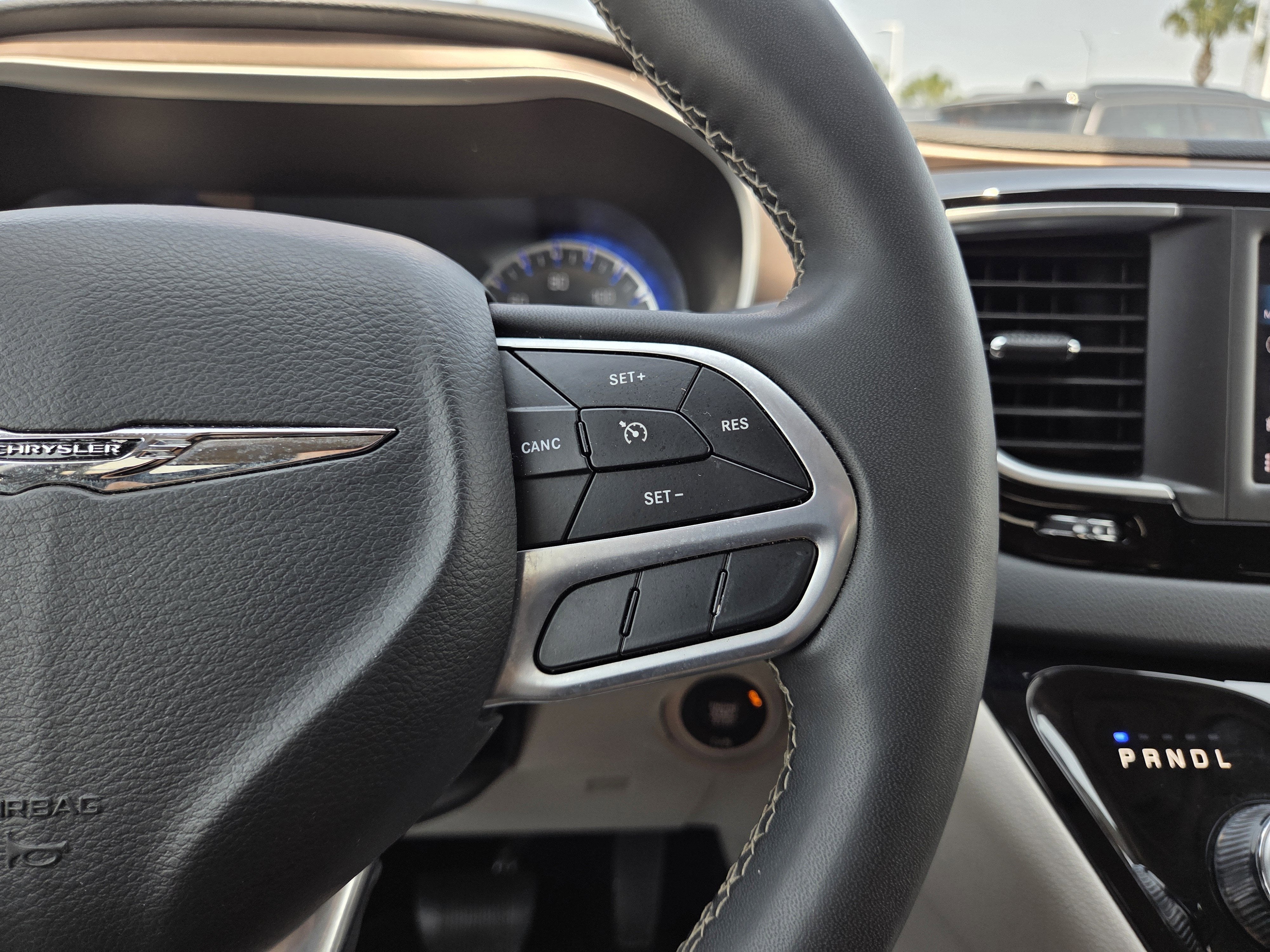 2023 Chrysler Voyager LX