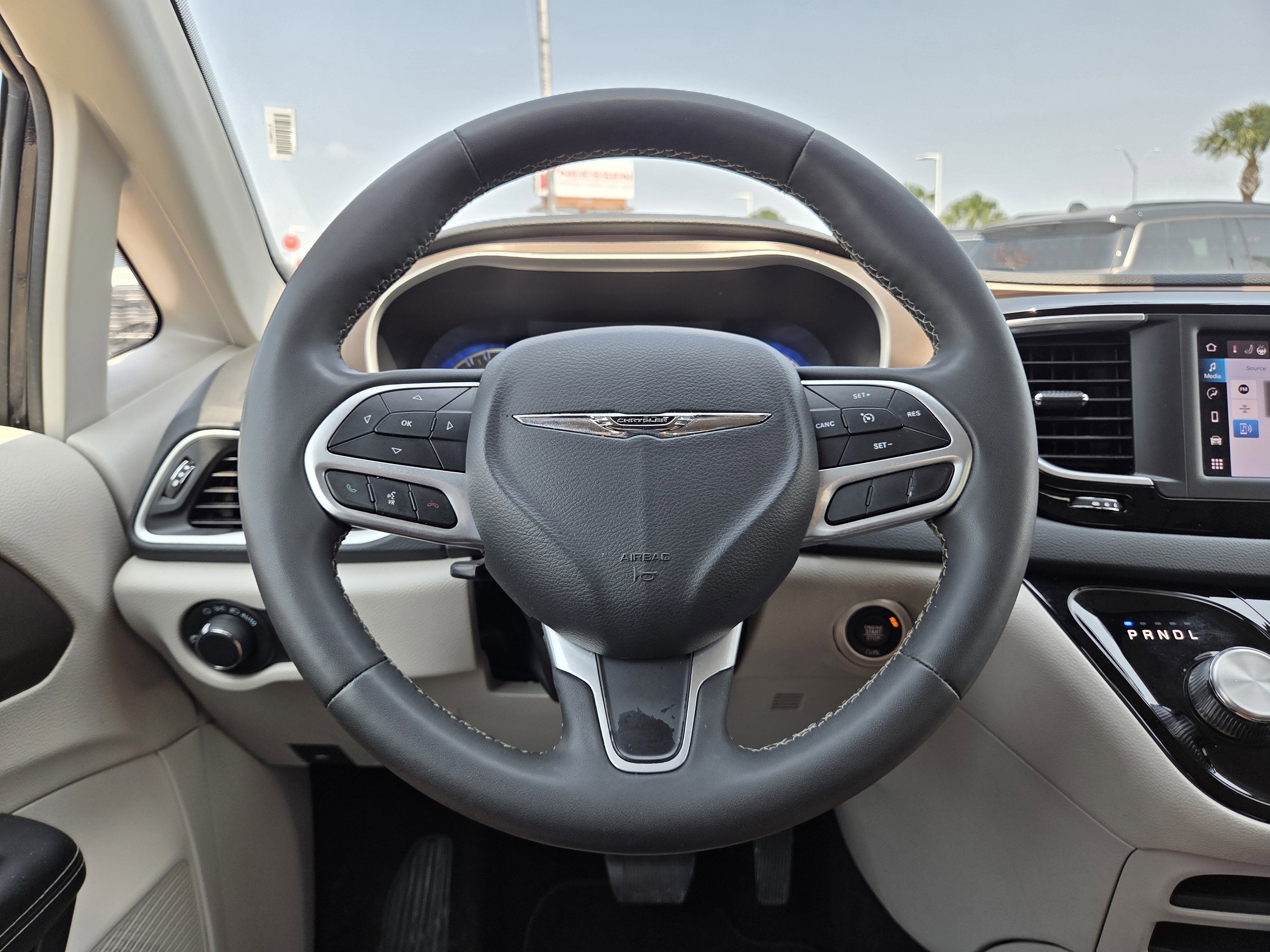 2023 Chrysler Voyager LX