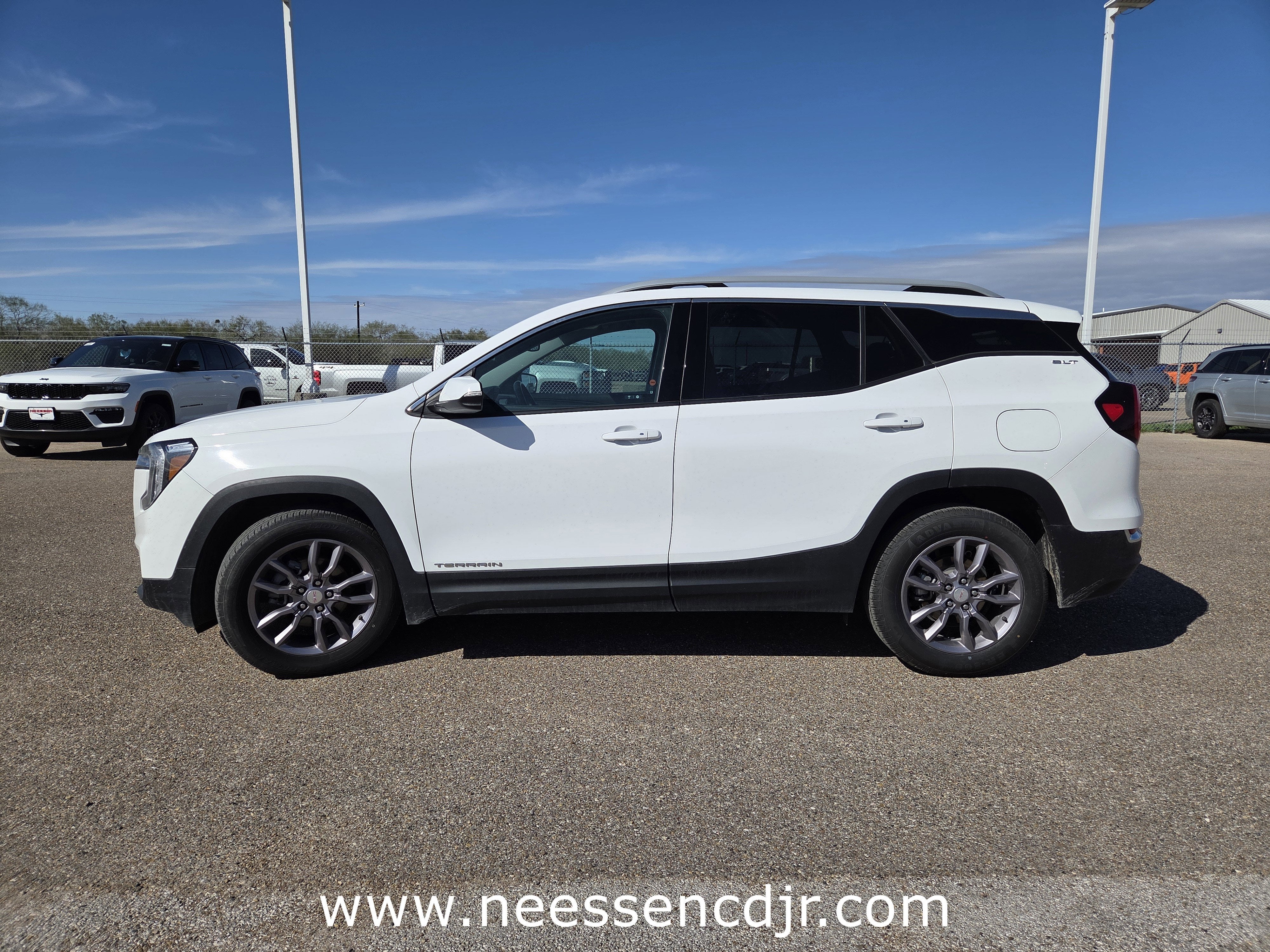 2023 GMC Terrain SLT