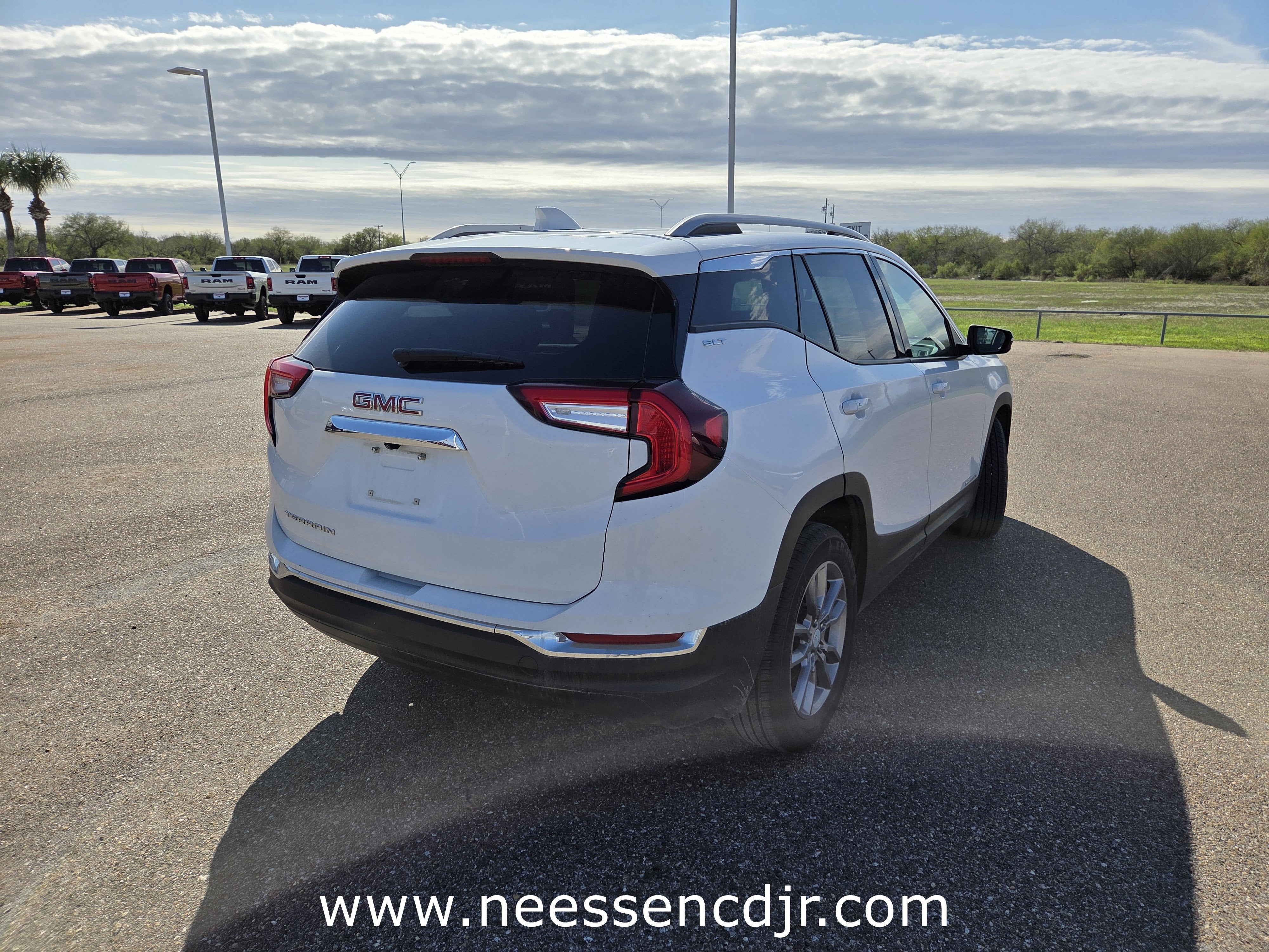 2023 GMC Terrain SLT