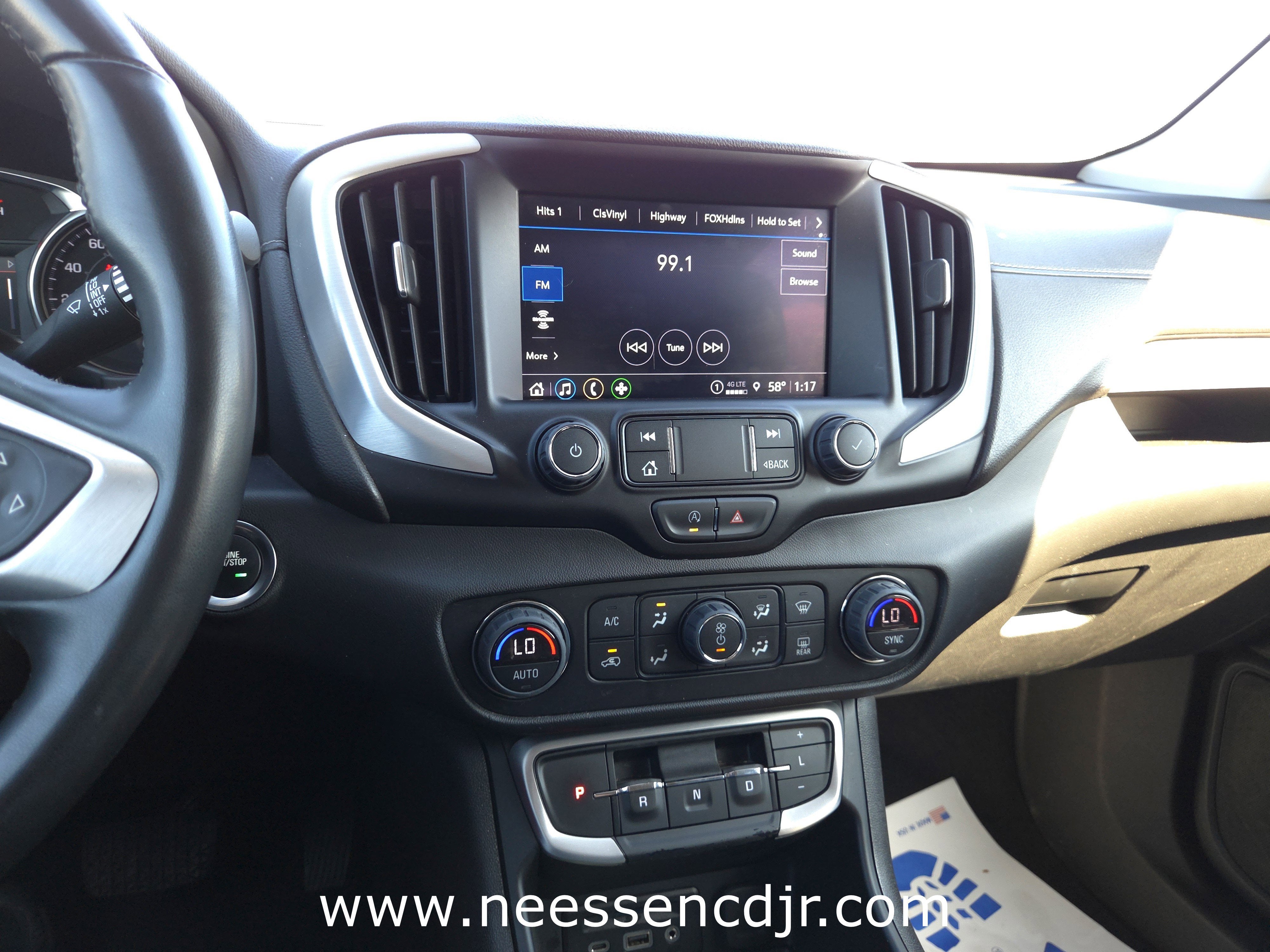 2023 GMC Terrain SLT