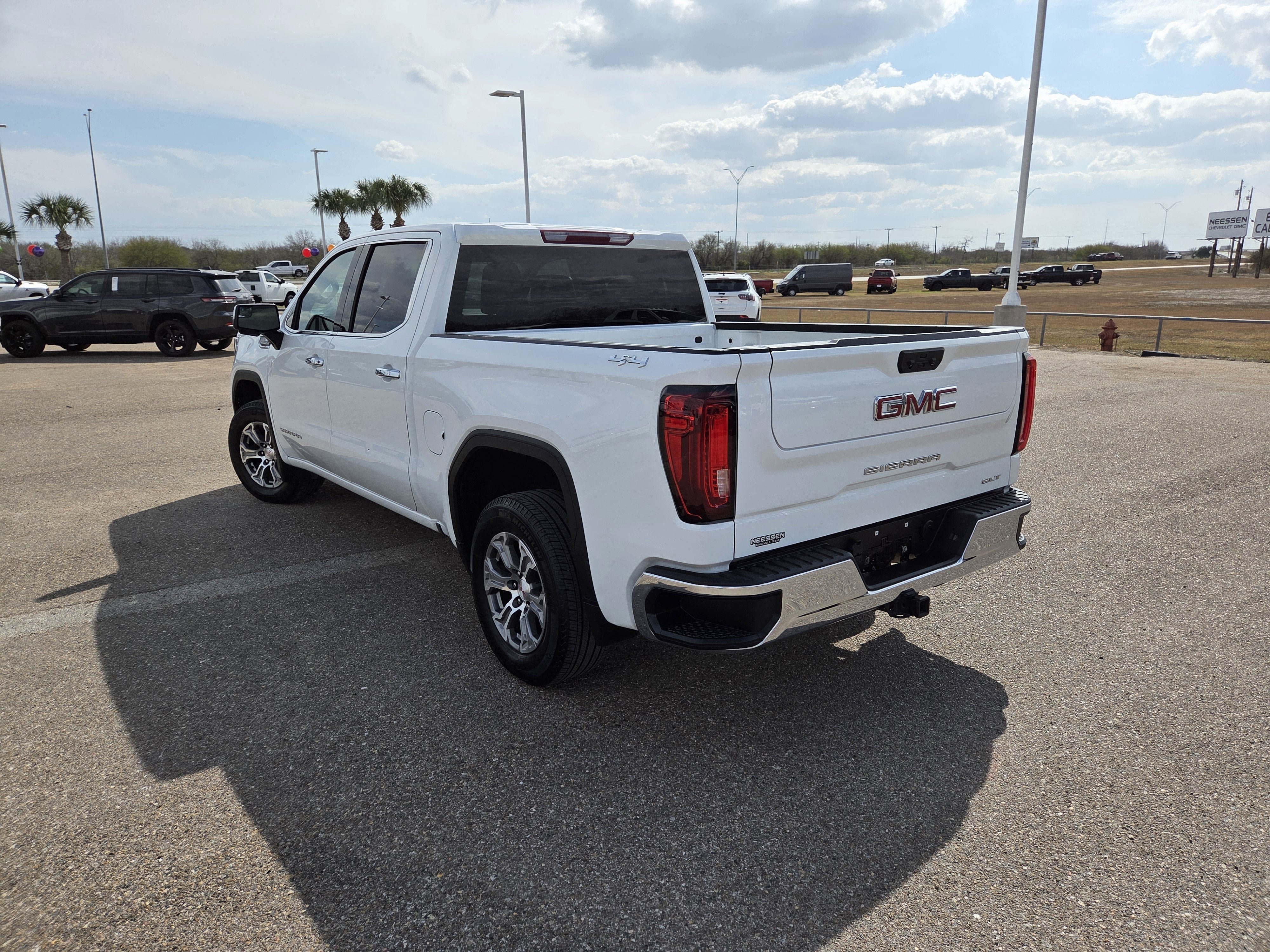 2025 GMC Sierra 1500 SLT