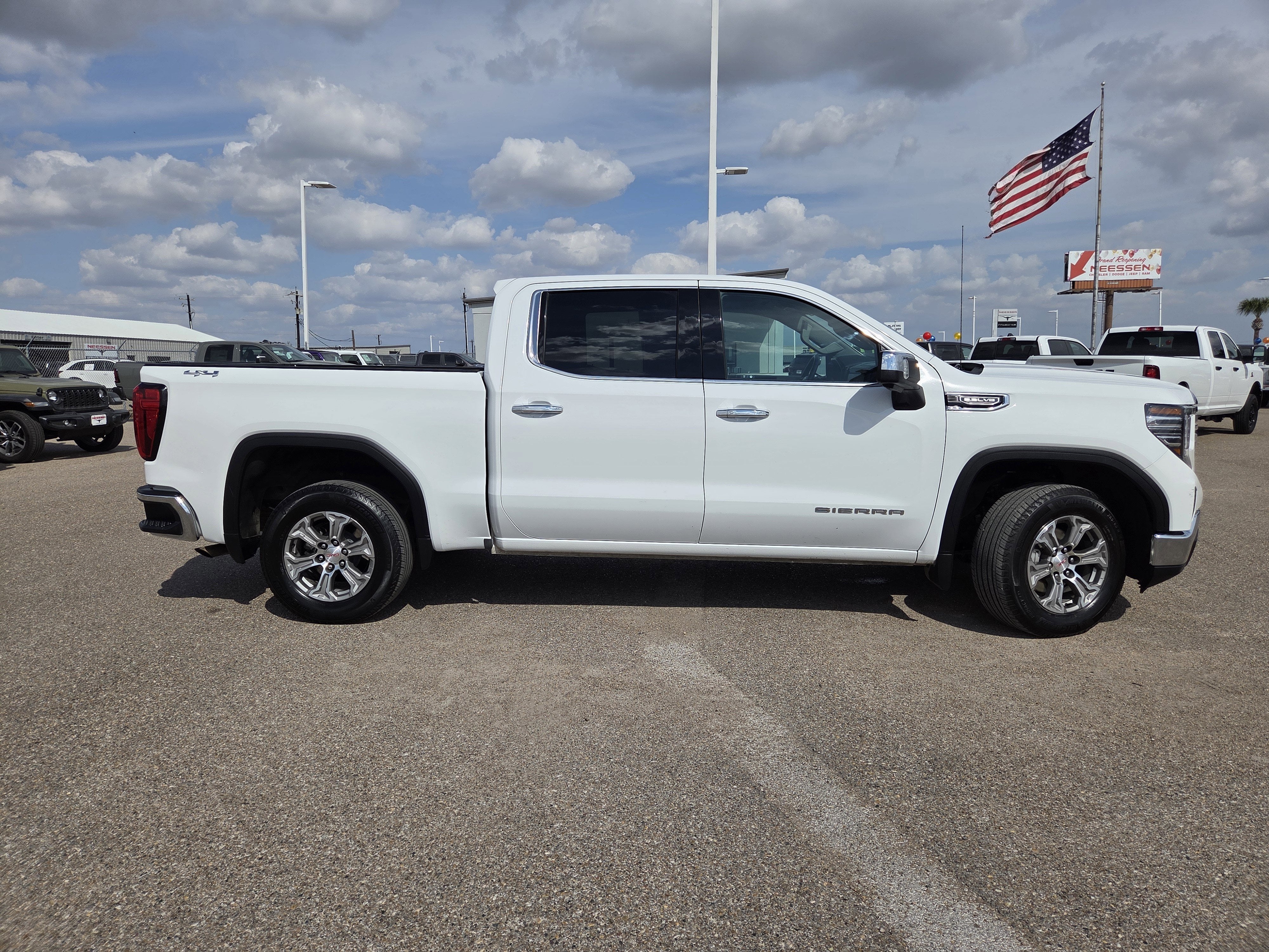 2025 GMC Sierra 1500 SLT