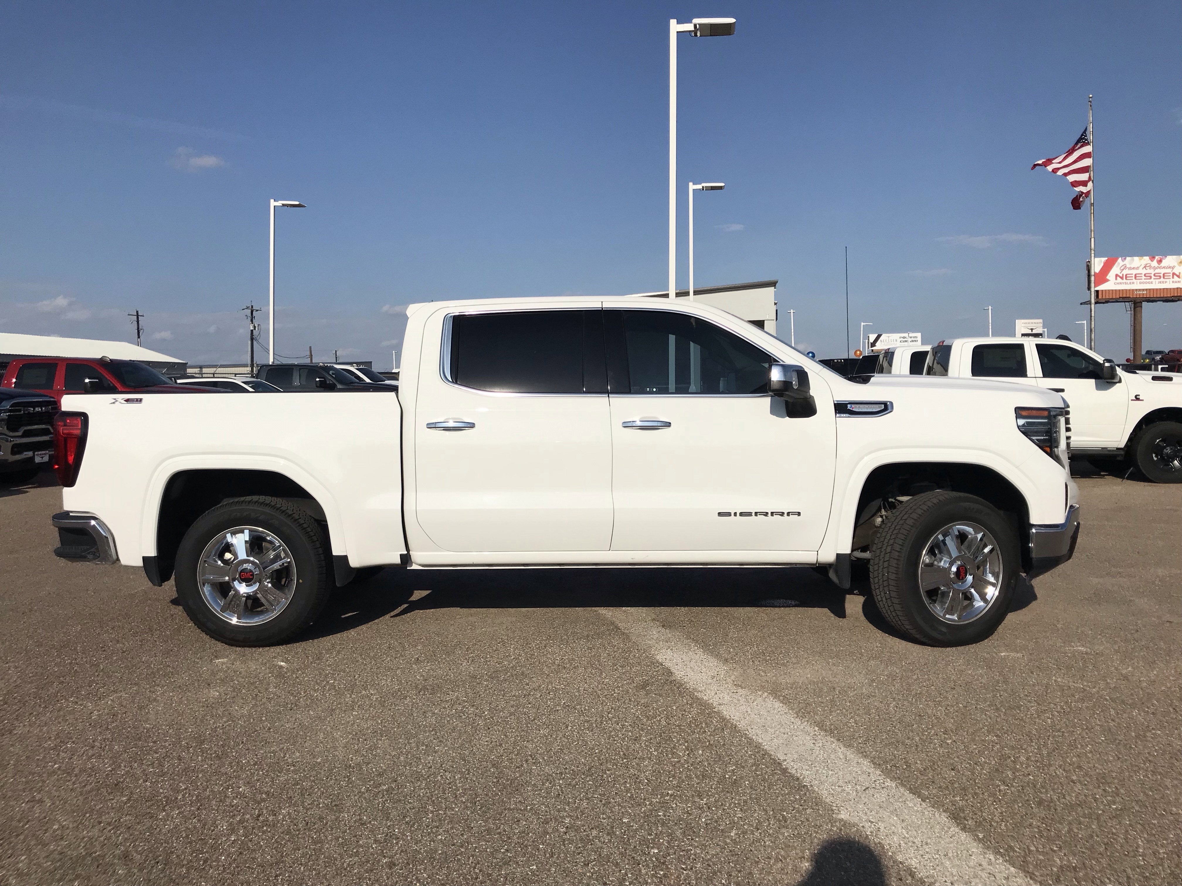2024 GMC Sierra 1500 SLT