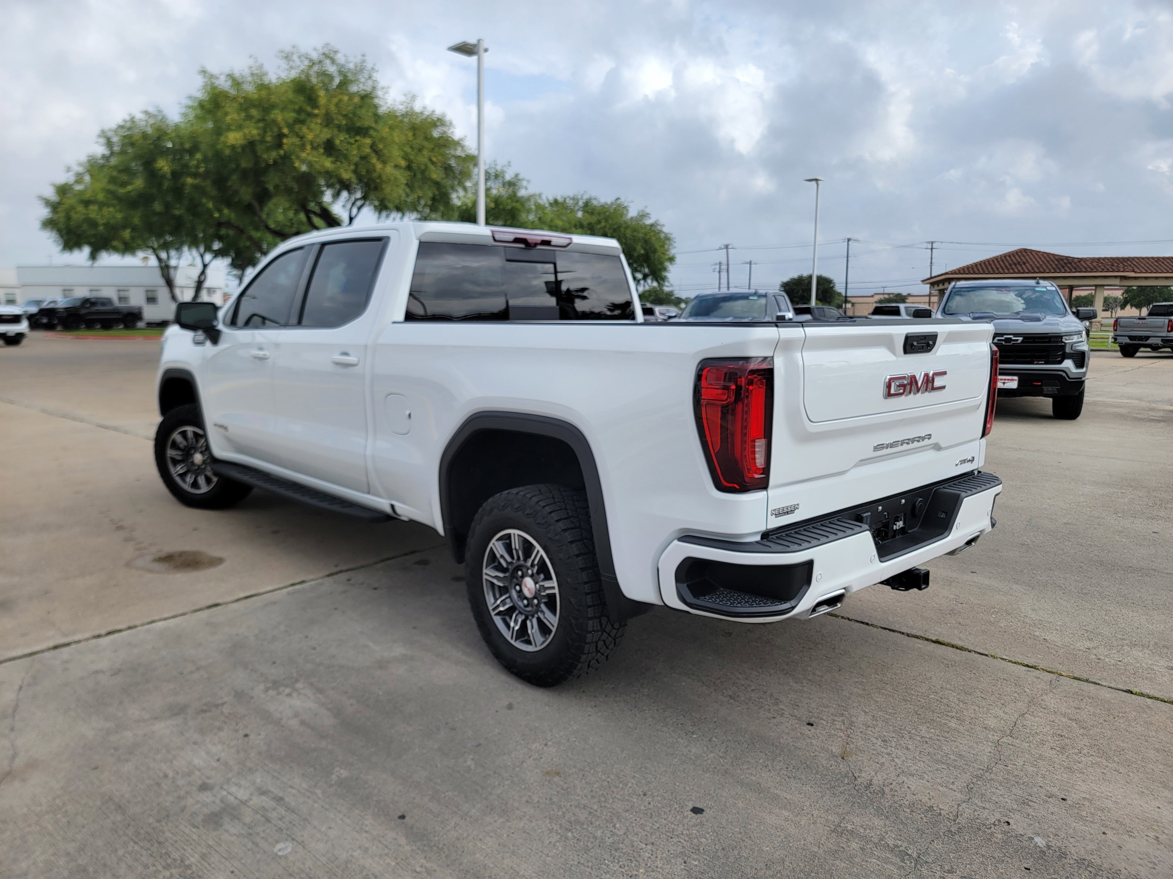 2024 GMC Sierra 1500 AT4