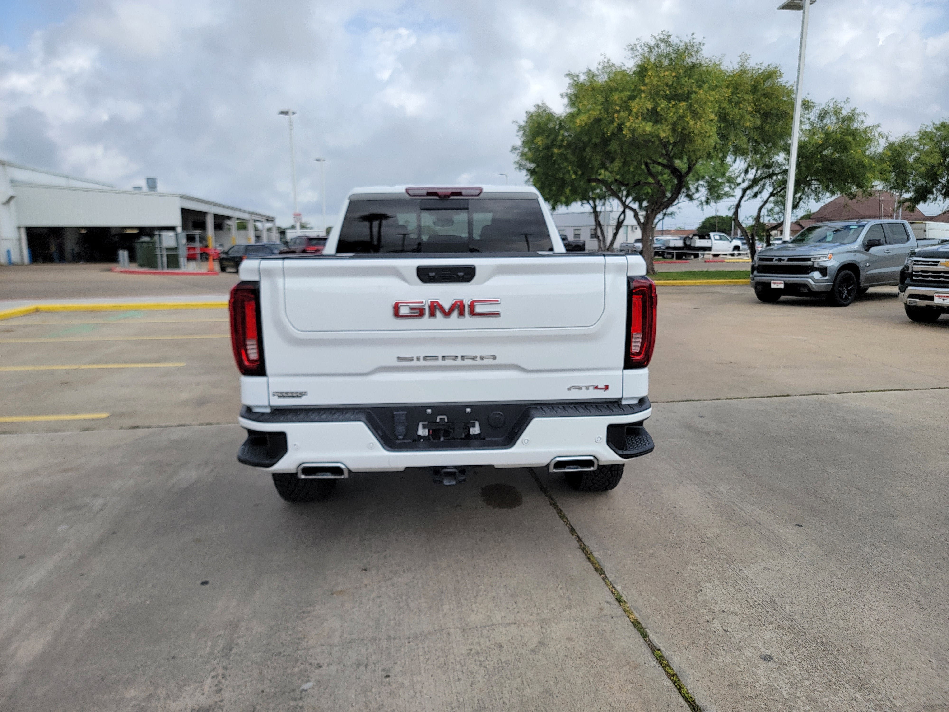 2024 GMC Sierra 1500 AT4