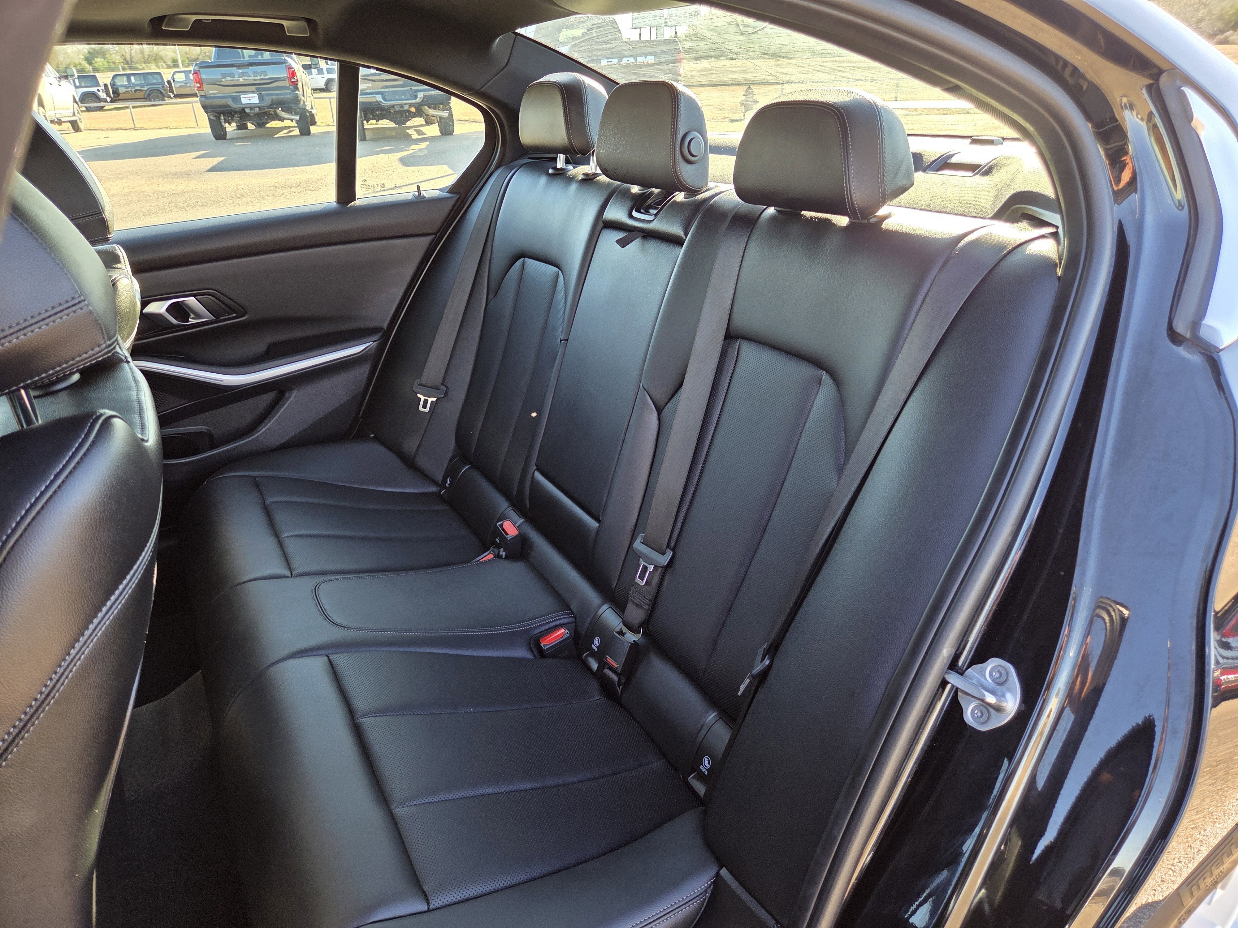 2025 BMW 3 Series 330i