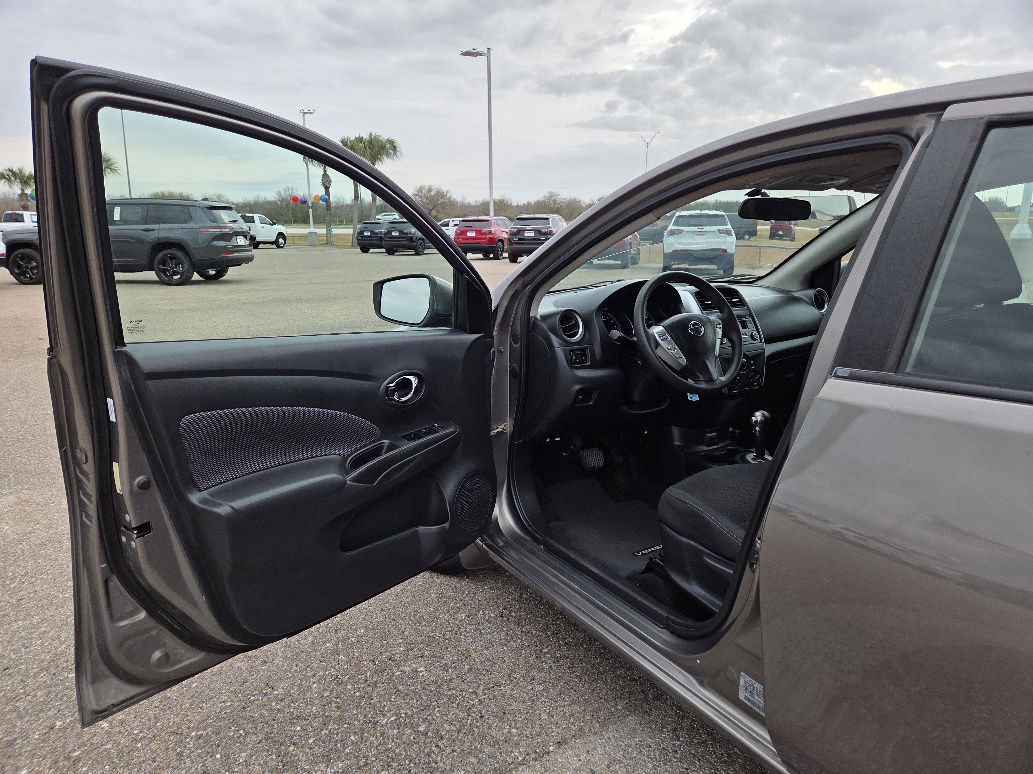 2017 Nissan Versa Sedan SV