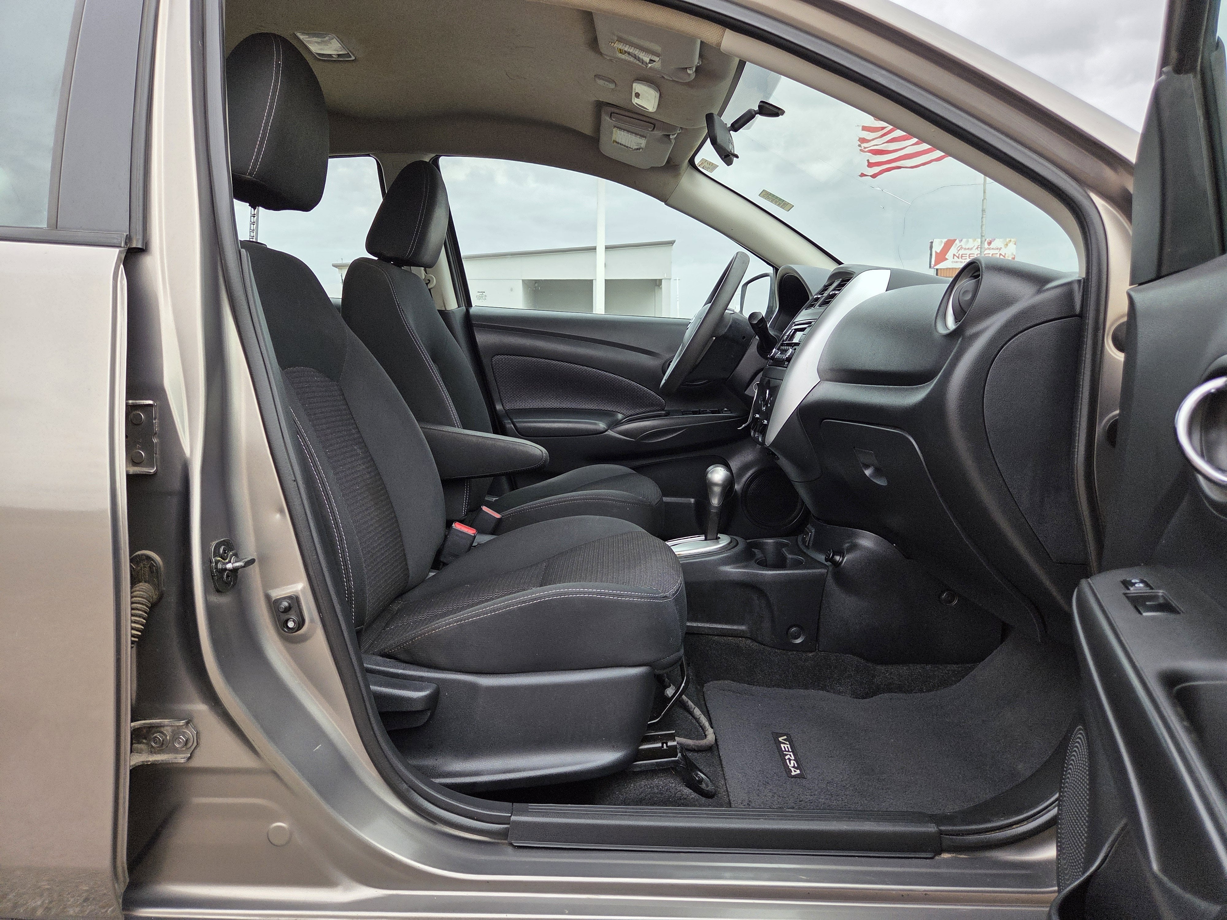 2017 Nissan Versa Sedan SV