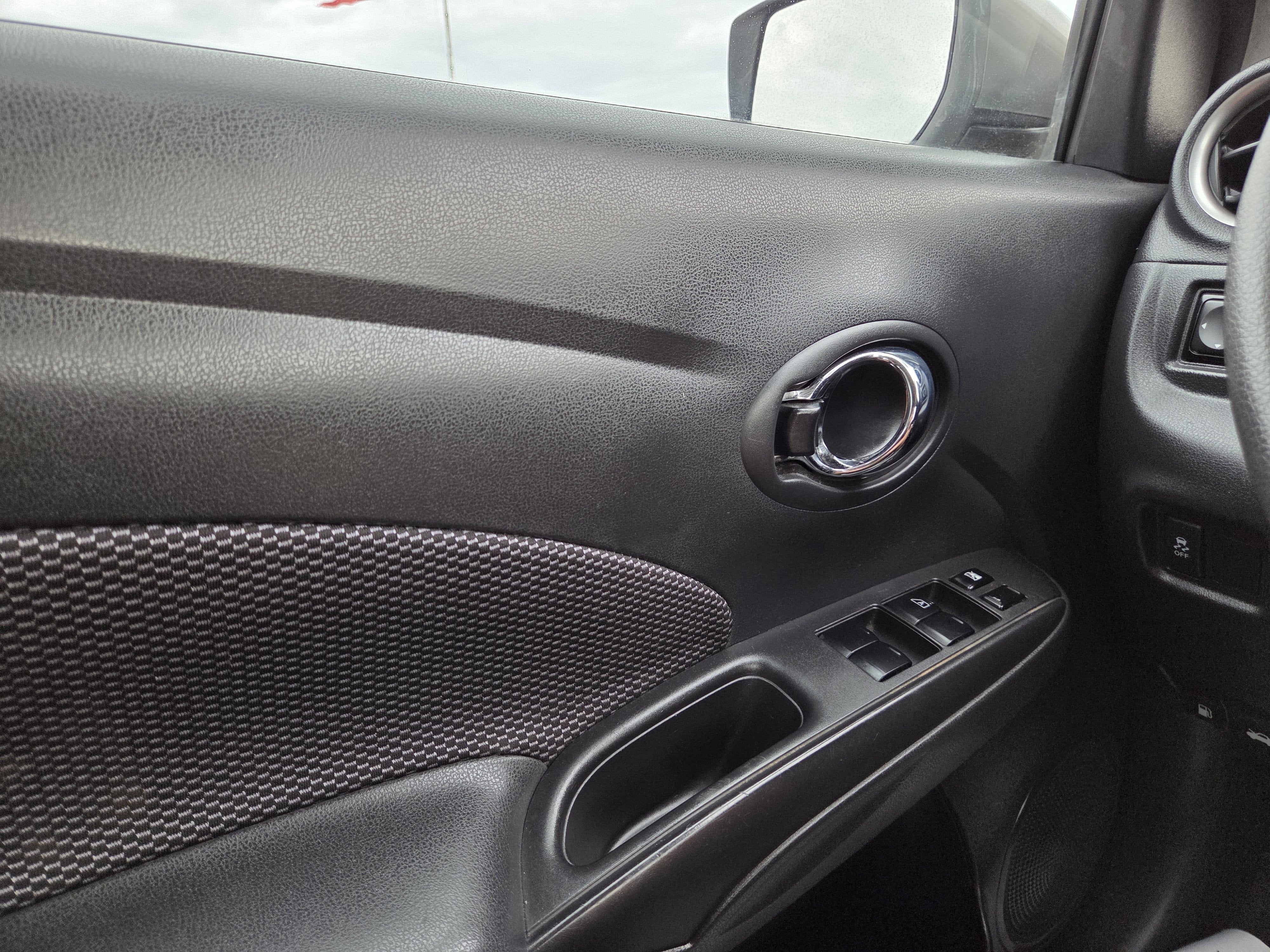 2017 Nissan Versa Sedan SV