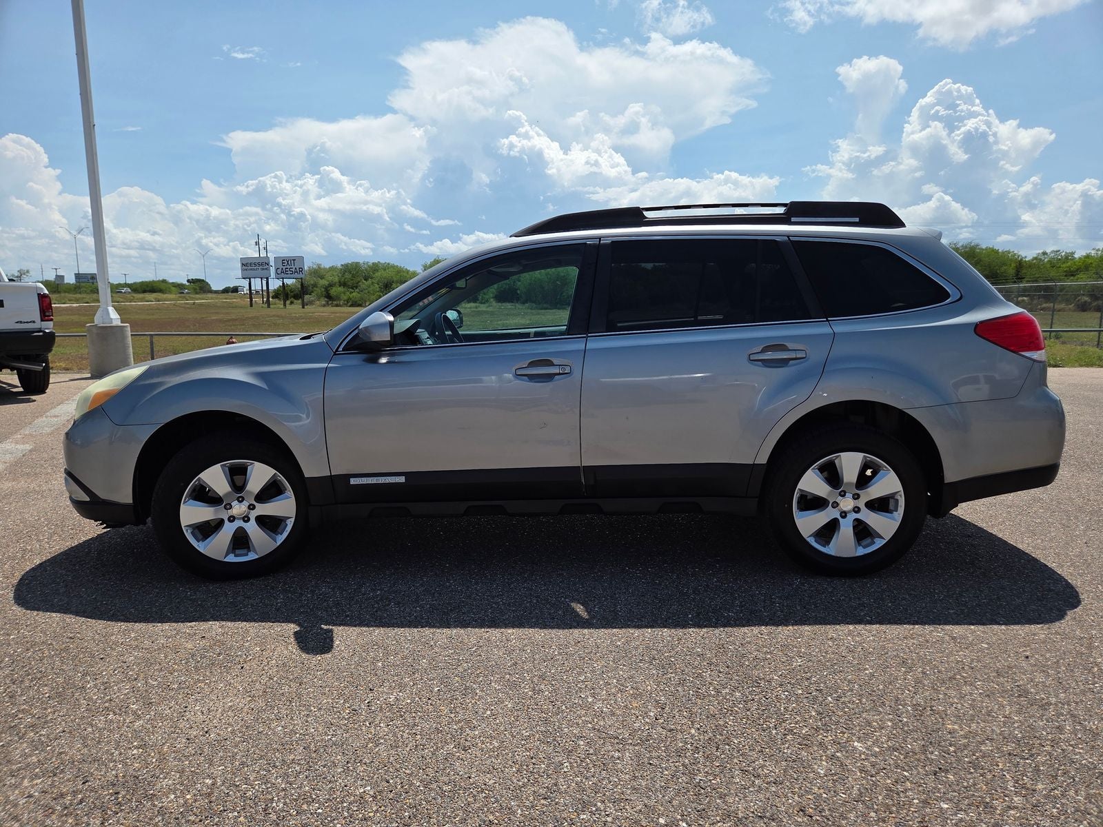 2010 Subaru Outback 2.5i Limited
