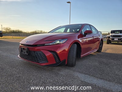 2025 Toyota Camry SE