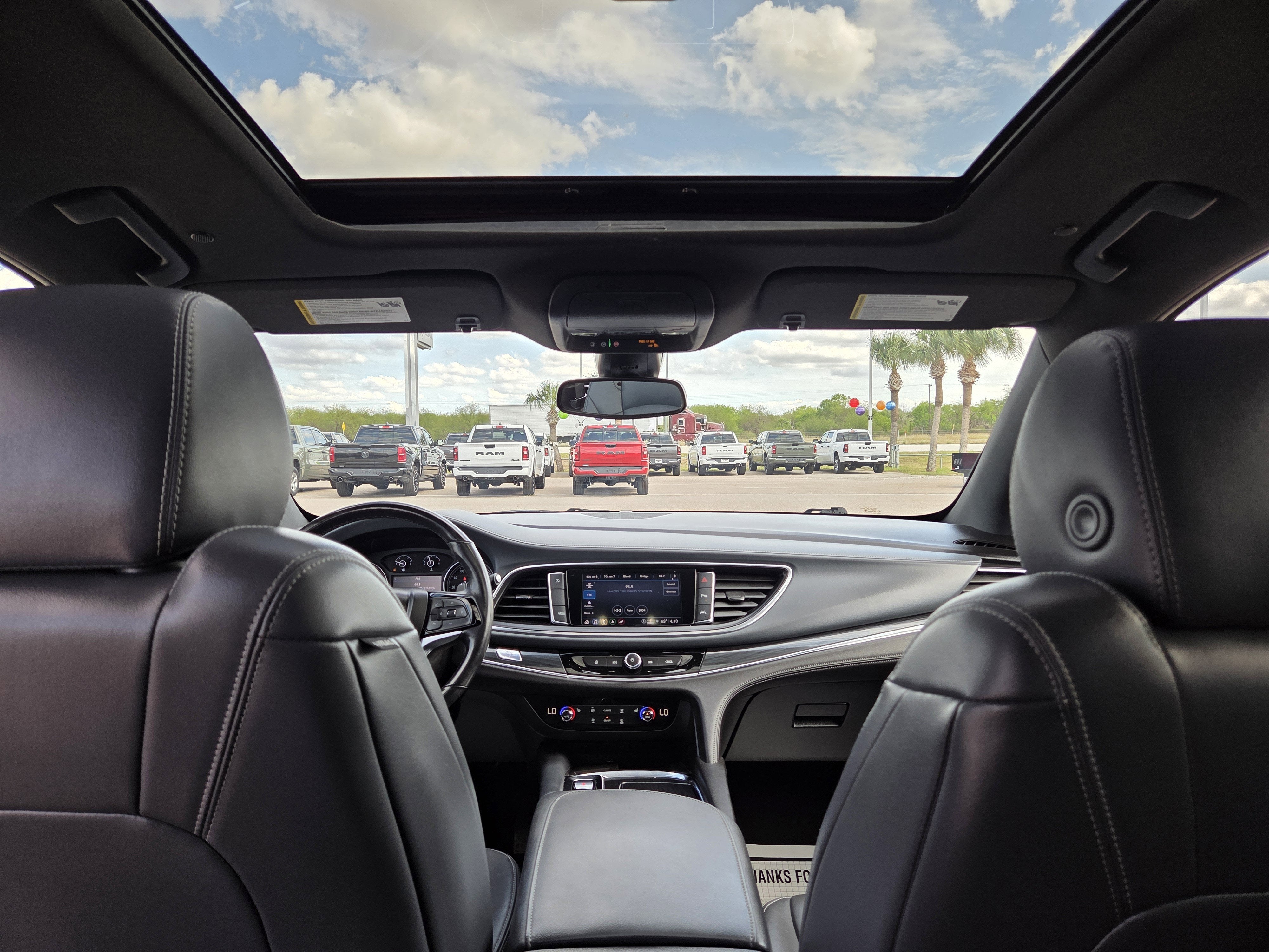 2023 Buick Enclave Essence