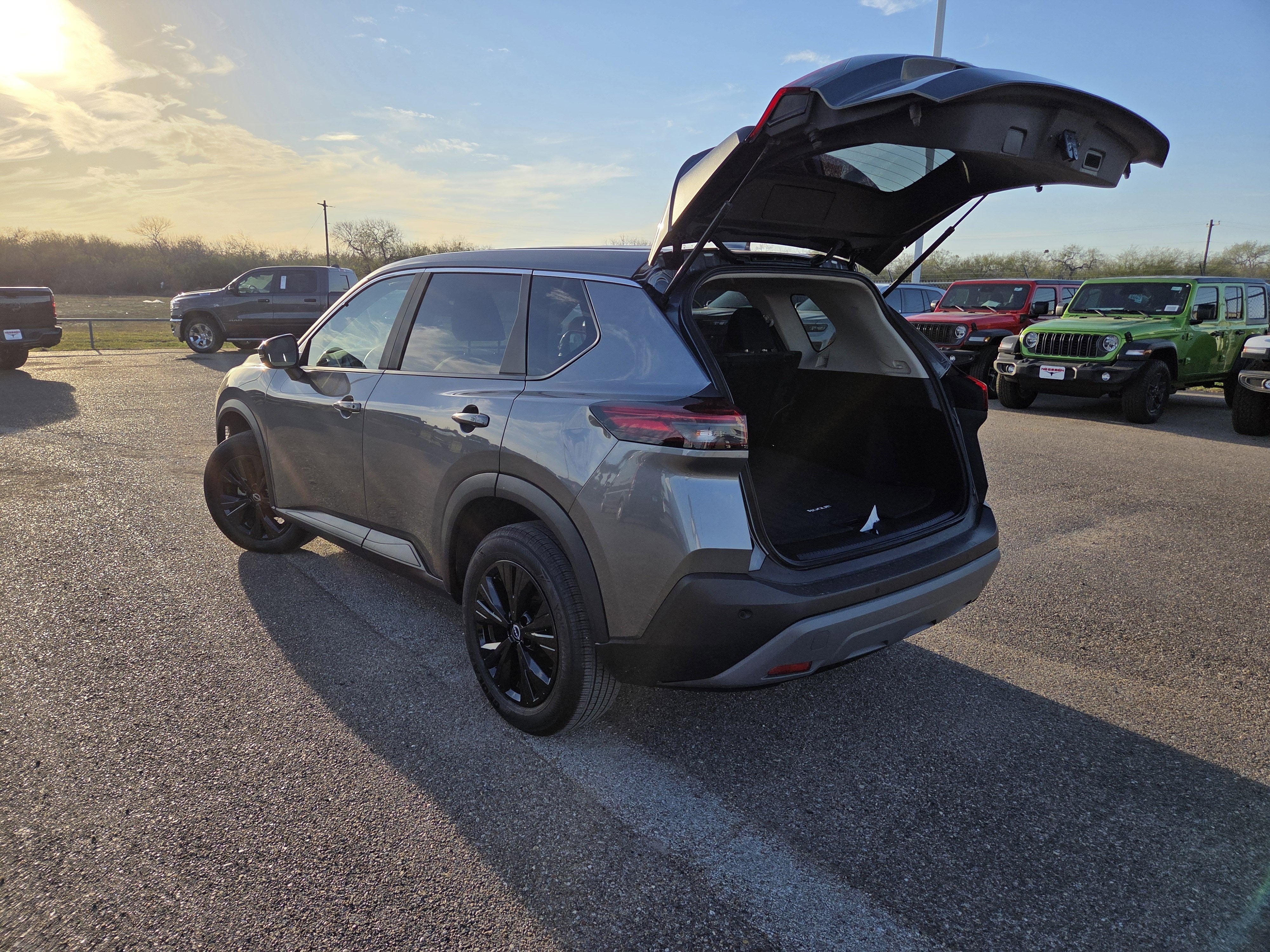 2022 Nissan Rogue SV