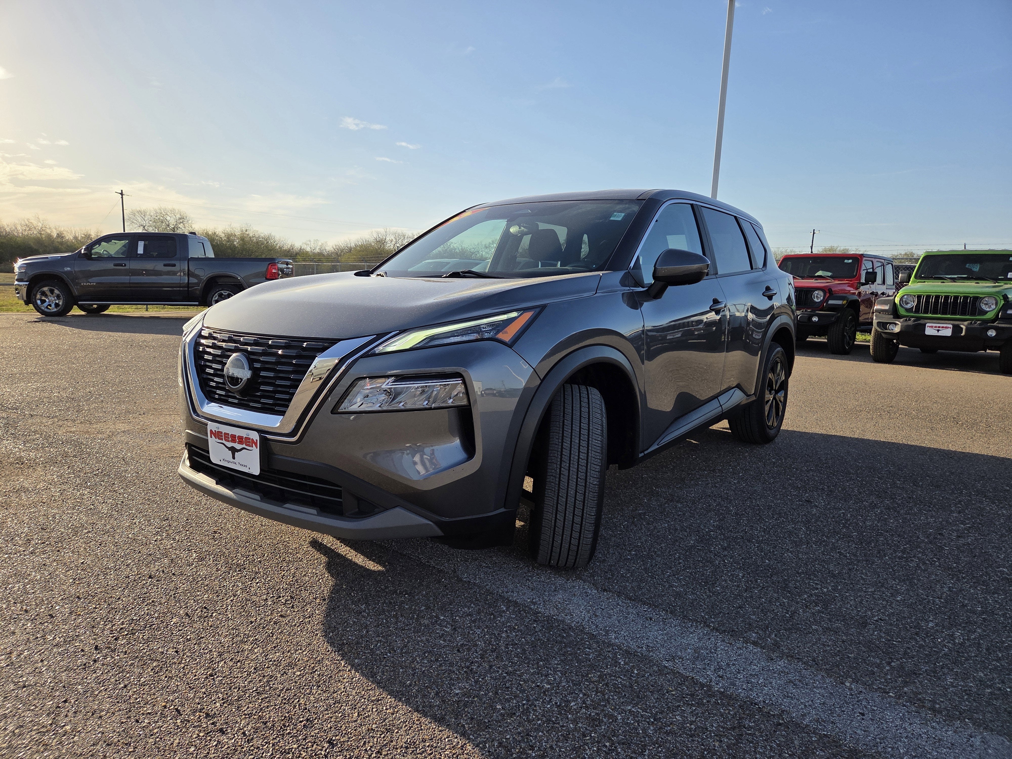 2022 Nissan Rogue SV
