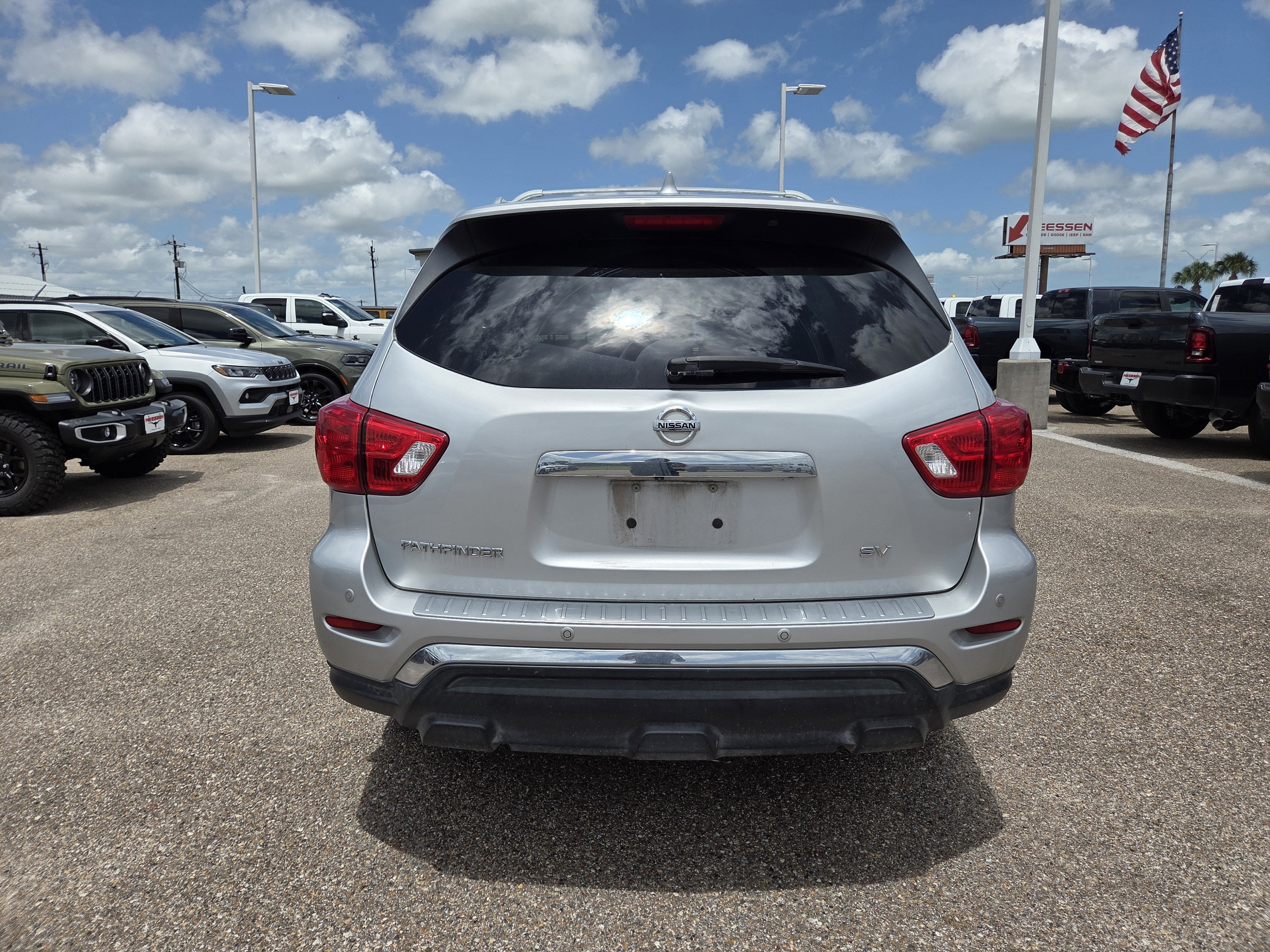 2019 Nissan Pathfinder SV