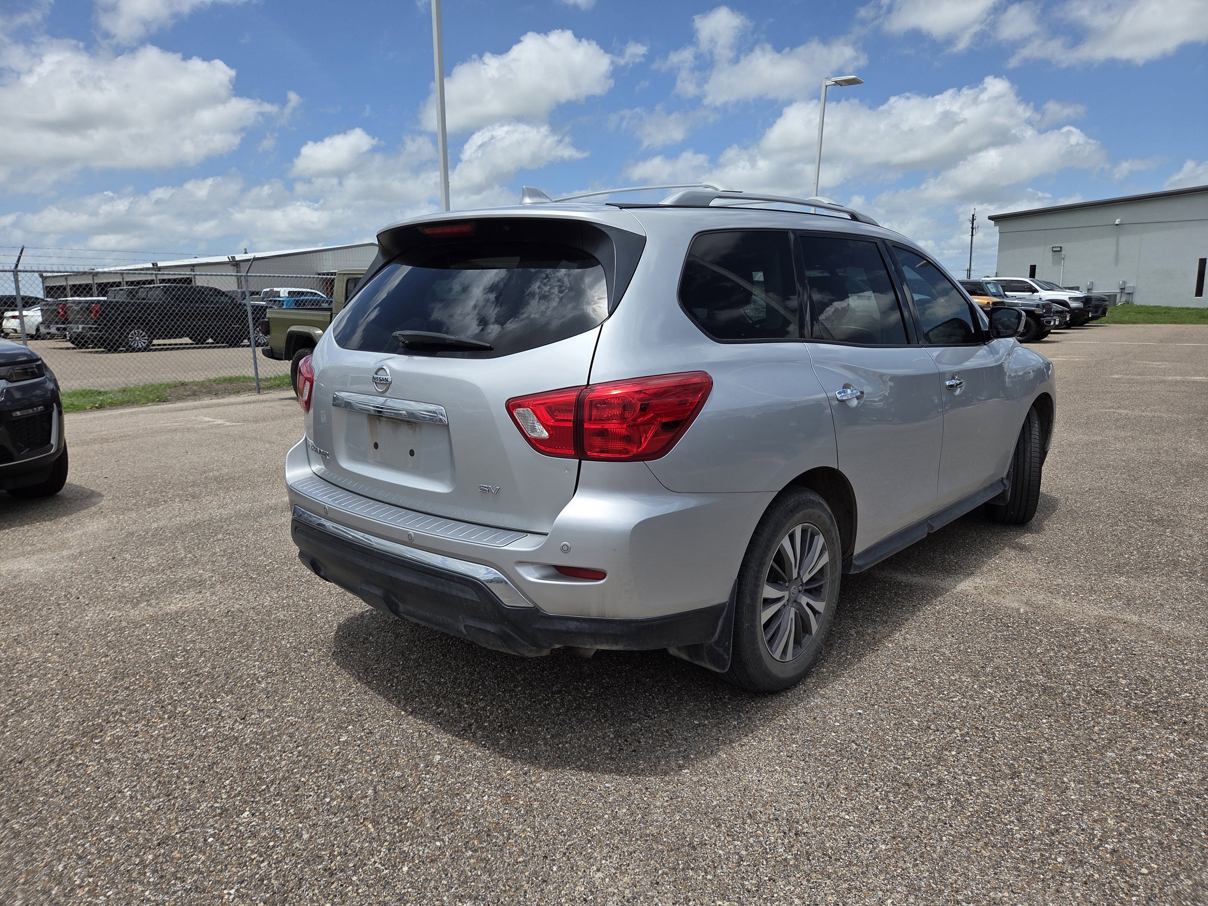 2019 Nissan Pathfinder SV