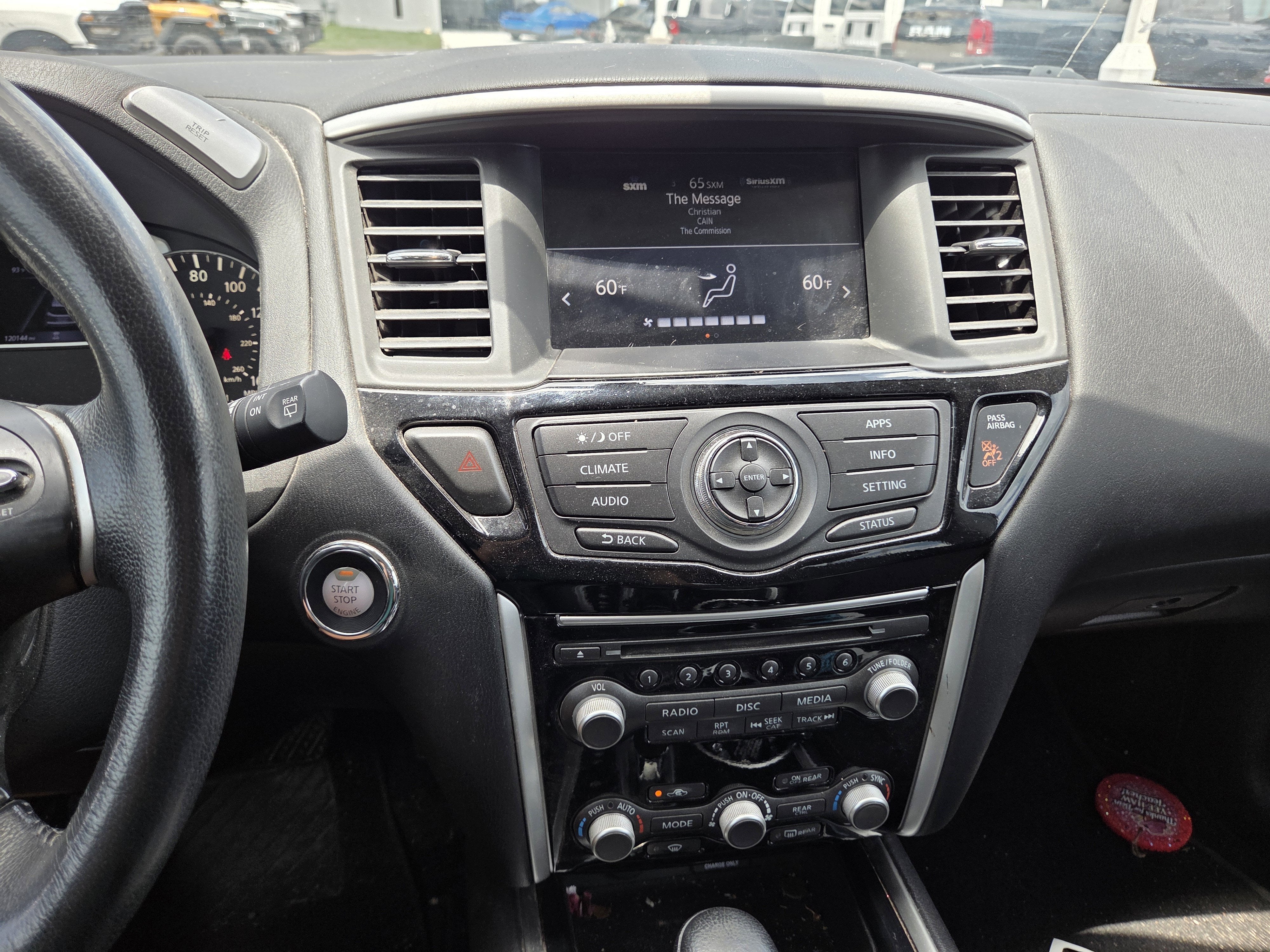 2019 Nissan Pathfinder SV