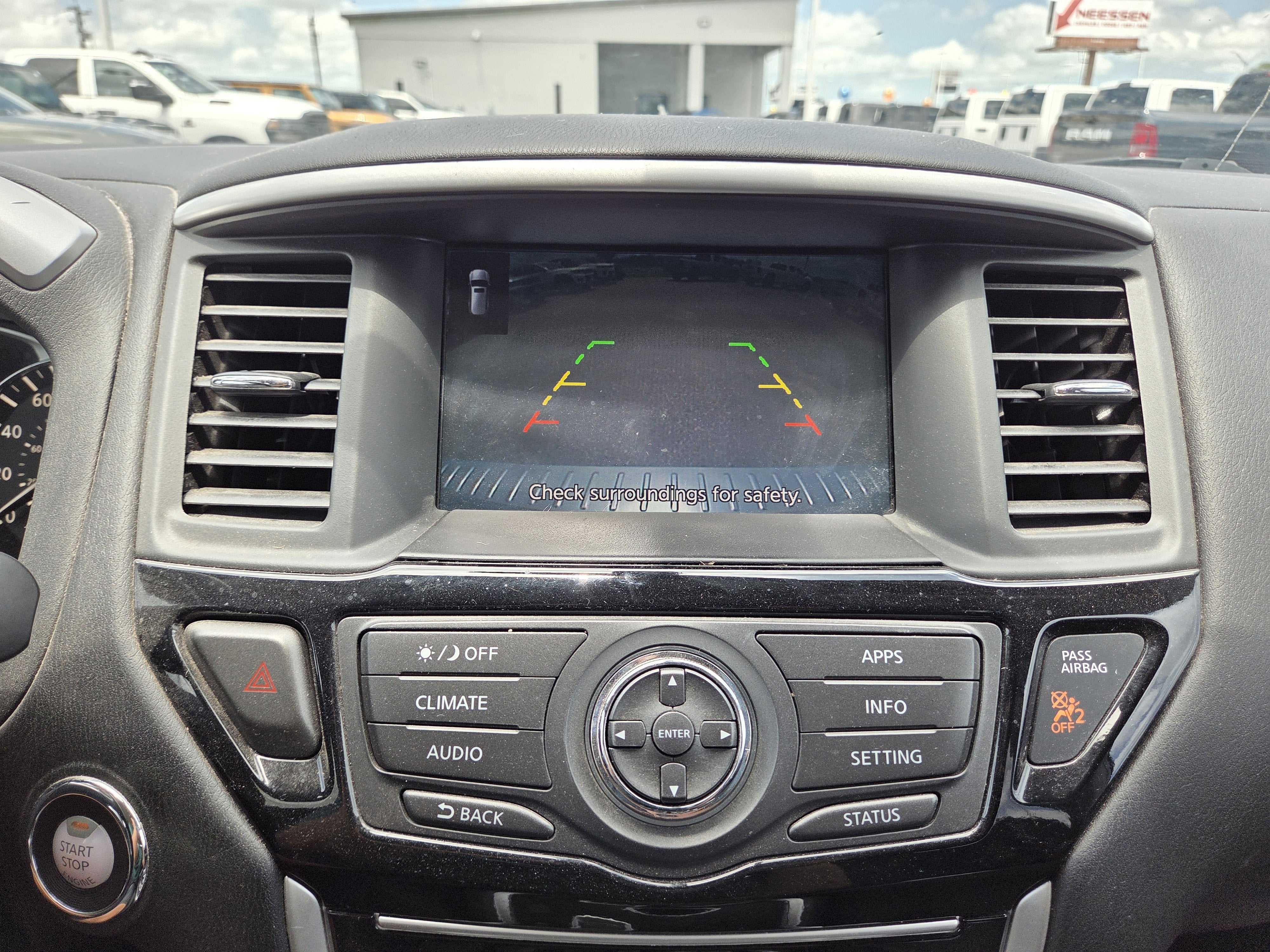 2019 Nissan Pathfinder SV