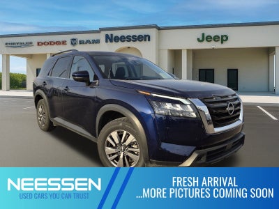 2025 Nissan Pathfinder SV