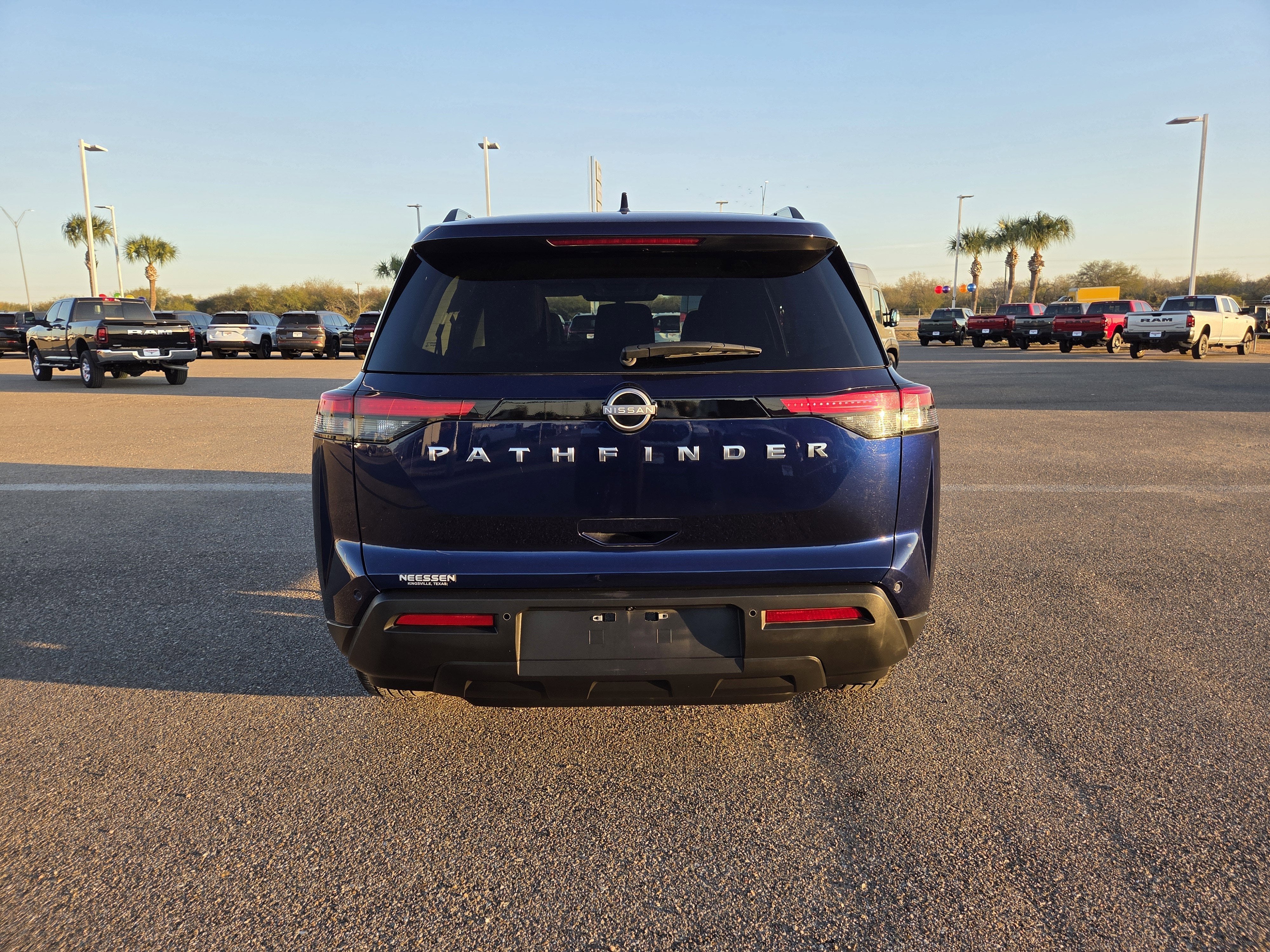 2025 Nissan Pathfinder SV
