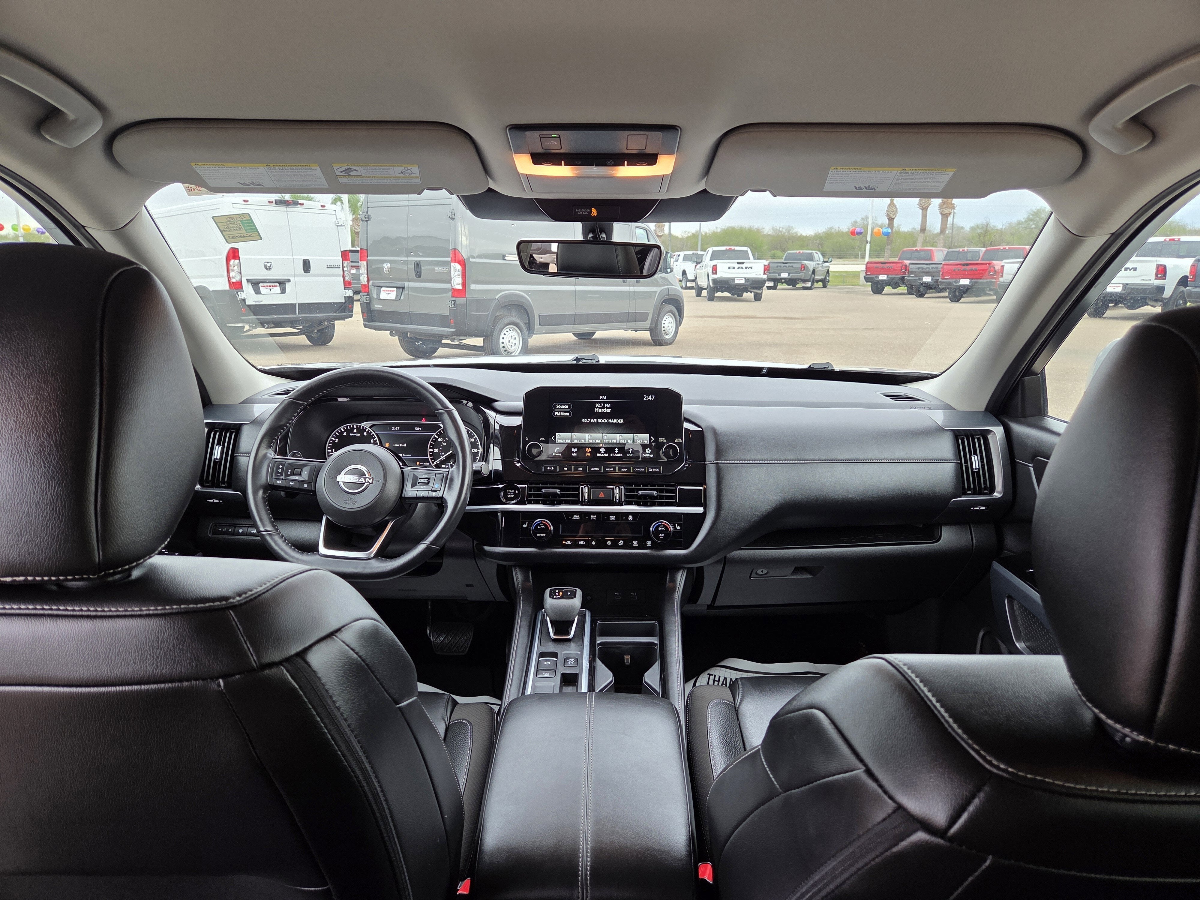 2025 Nissan Pathfinder SL